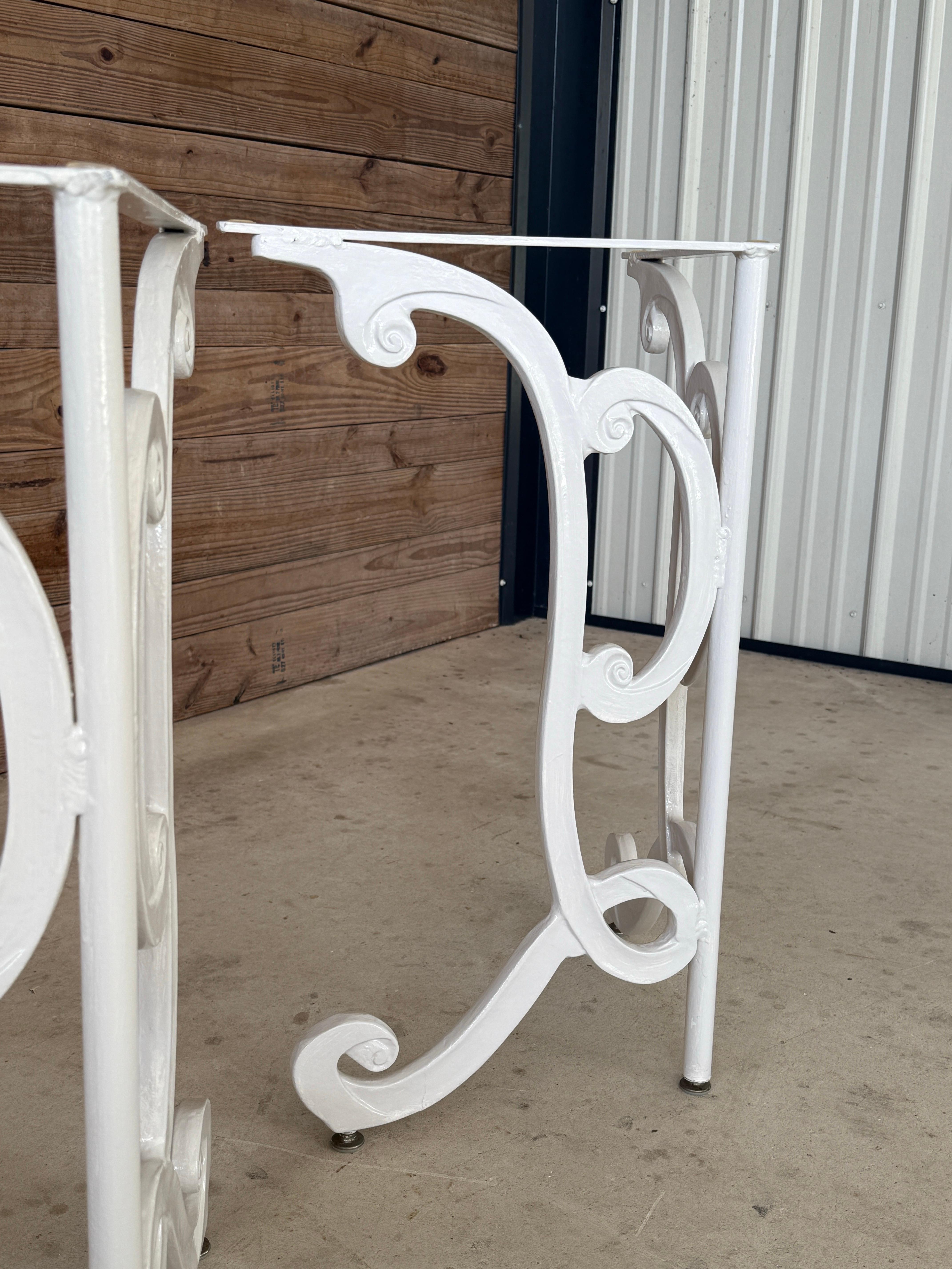 Mid-20th Century Regency White Painted Aluminum Scroll Table Bases – Pair In Good Condition For Sale In North Fort Myers, FL