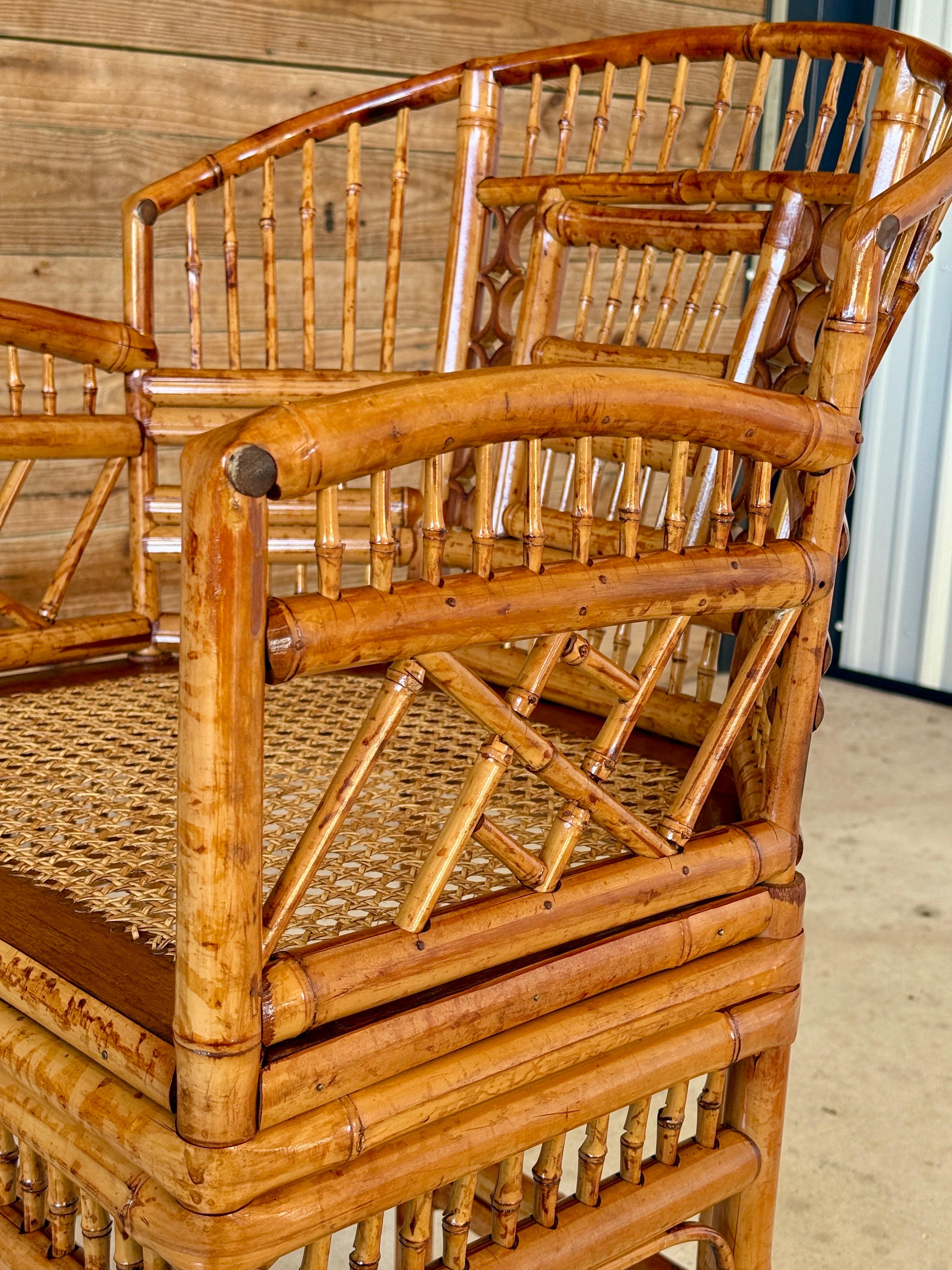 Silla auxiliar de bambú y caña Brighton Pavilion de mediados del siglo XX restaurada en venta 3