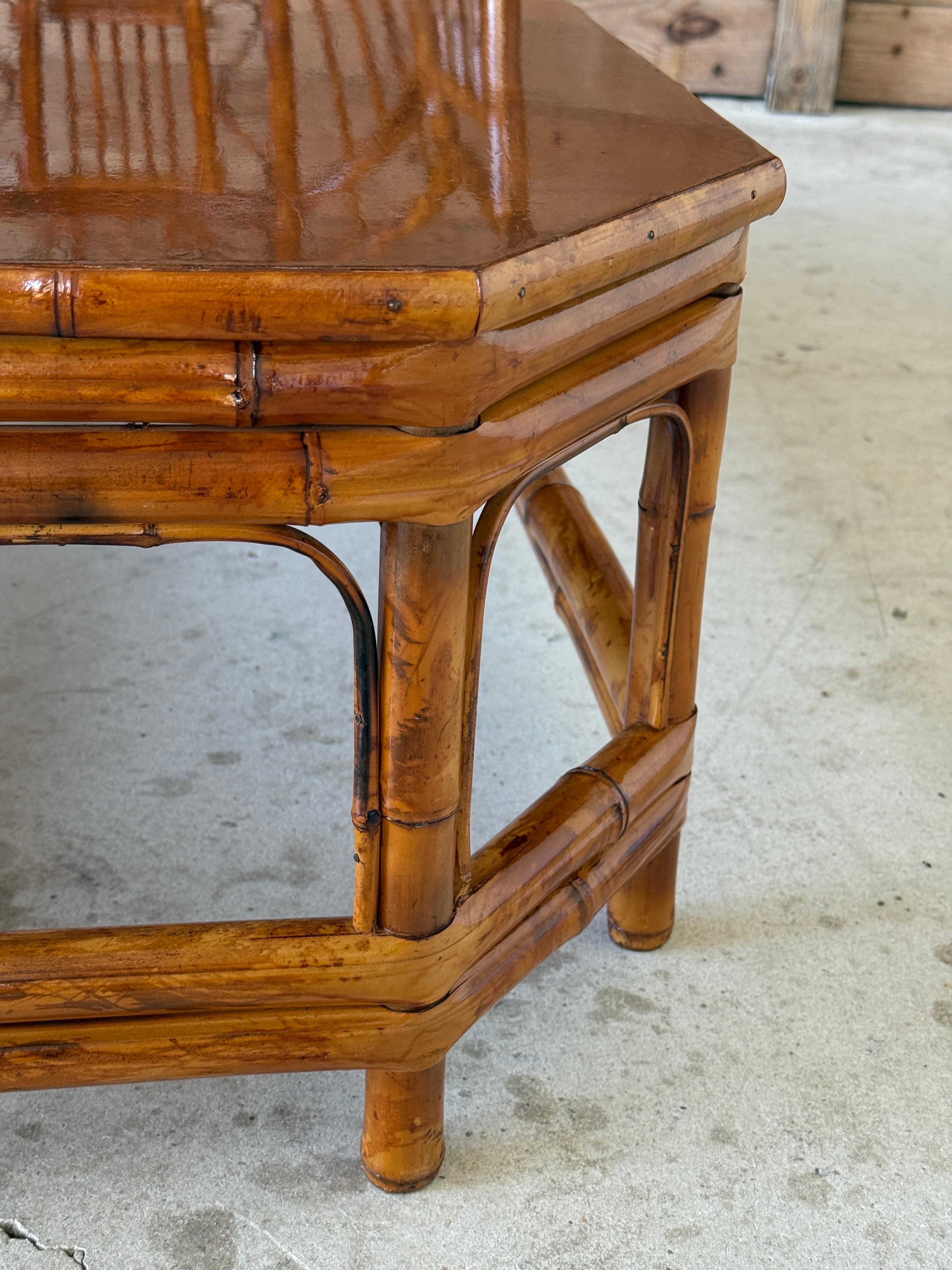 Organique Chaise en bambou écossais restaurée du milieu du 20e siècle, dans le style de Brighto en vente