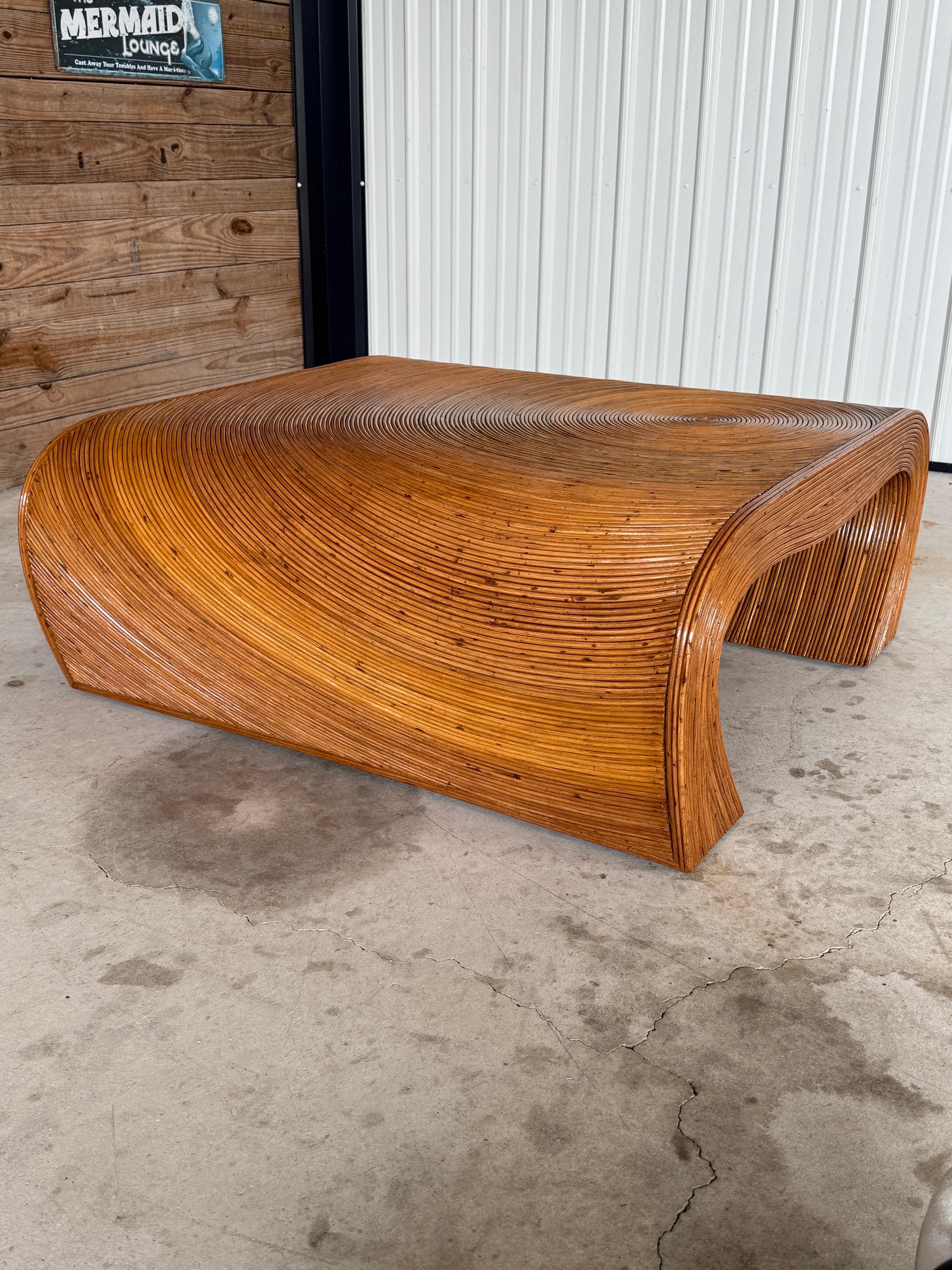 Restaurierter organischer moderner Monumentaler Bleistift-Rattan-Couchtisch aus der Mitte des 20. Jahrhunderts im Angebot 5