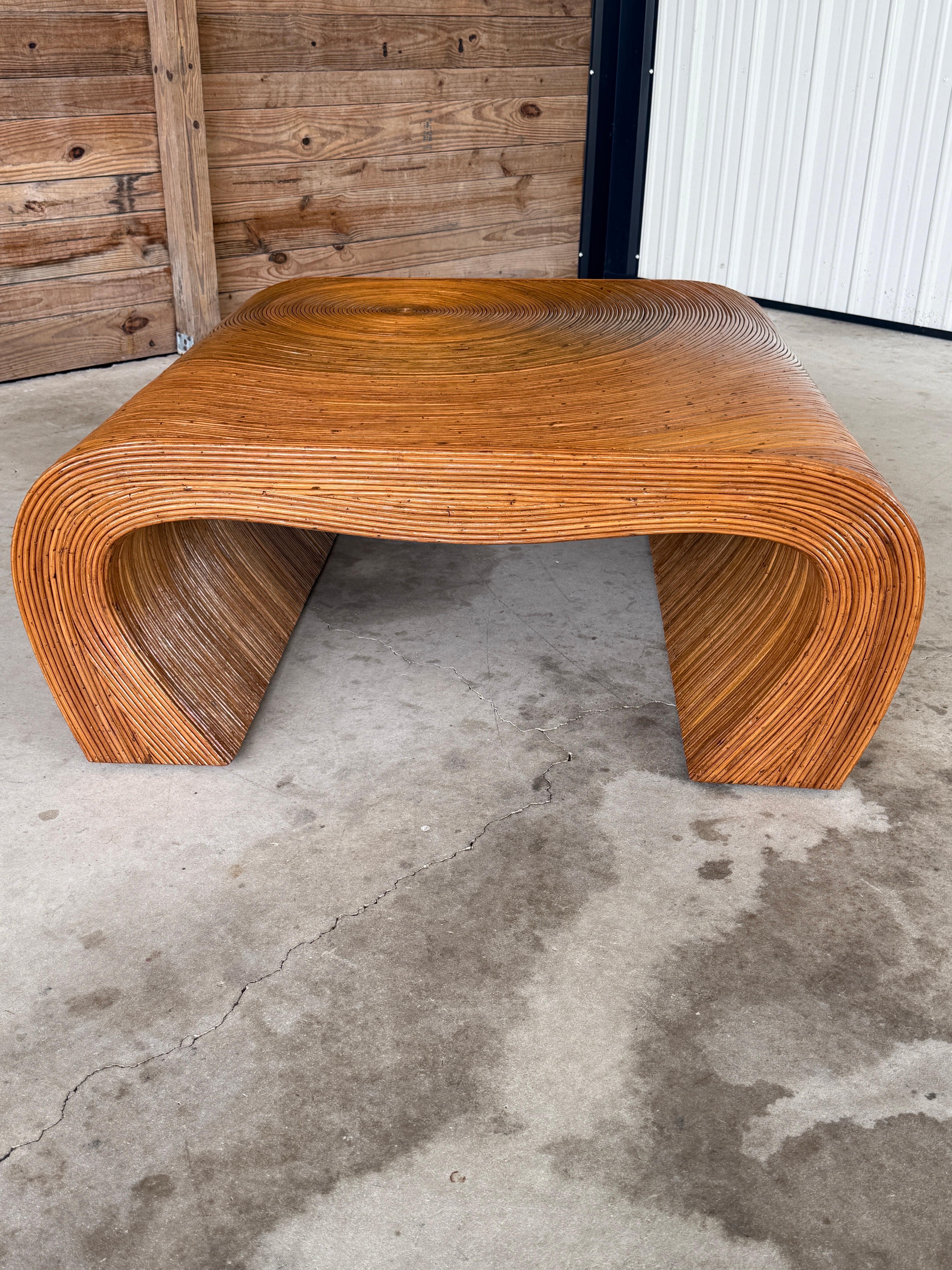 Restaurierter organischer moderner Monumentaler Bleistift-Rattan-Couchtisch aus der Mitte des 20. Jahrhunderts im Angebot 7