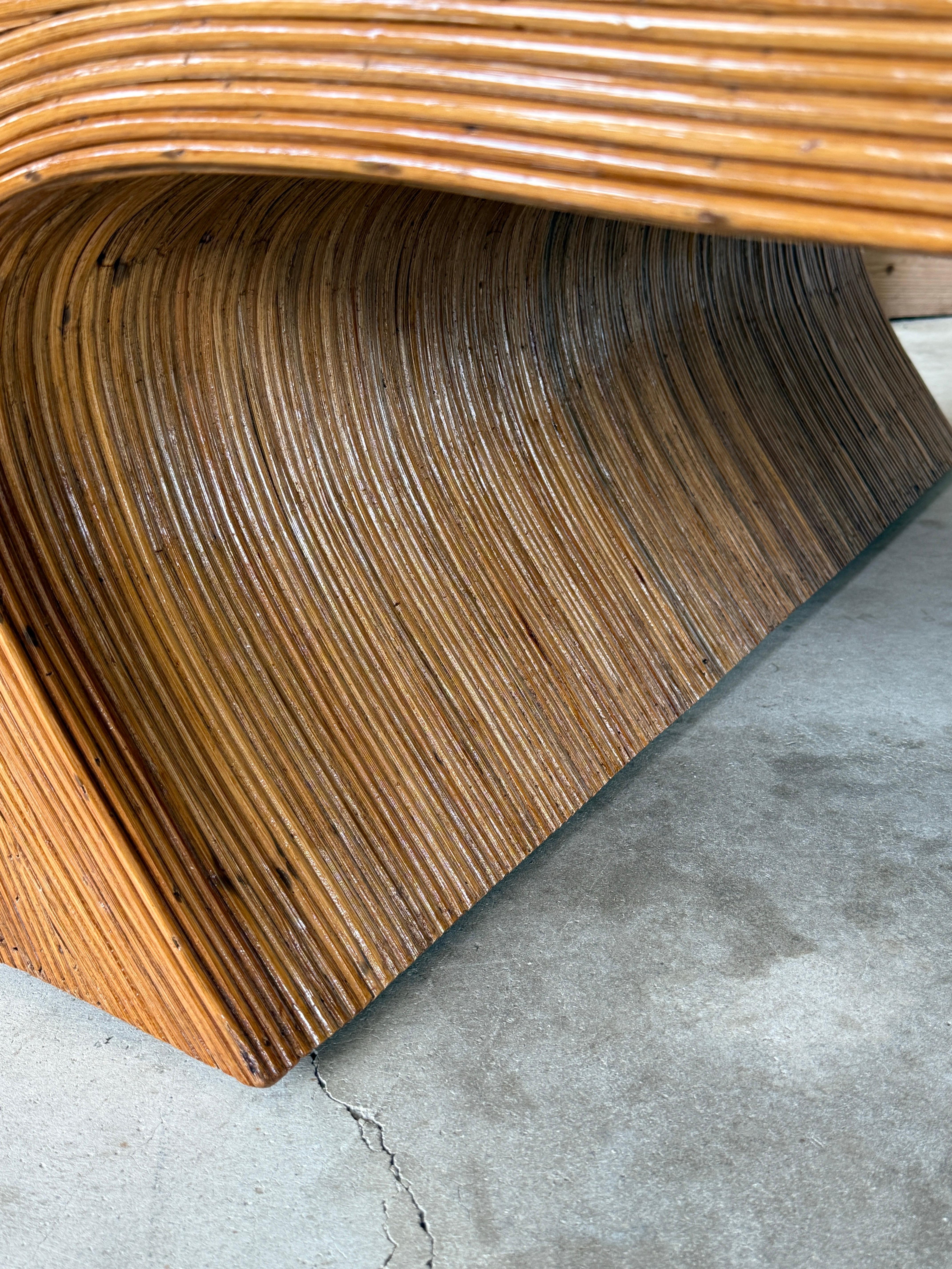 Restaurierter organischer moderner Monumentaler Bleistift-Rattan-Couchtisch aus der Mitte des 20. Jahrhunderts im Angebot 2