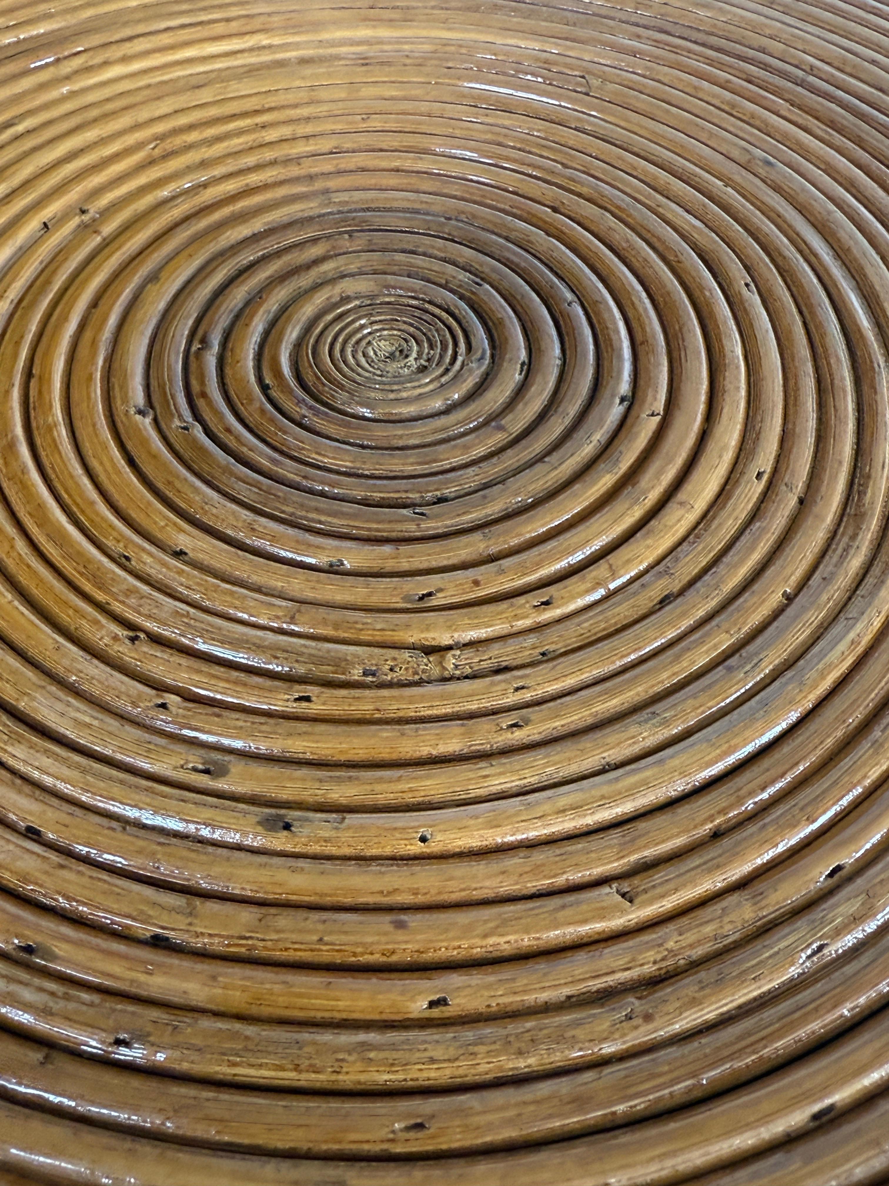 Restaurierter organischer moderner Monumentaler Bleistift-Rattan-Couchtisch aus der Mitte des 20. Jahrhunderts im Angebot 4