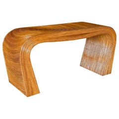 Tavolo consolle in rattan a matita moderno organico restaurato della metà del XX secolo