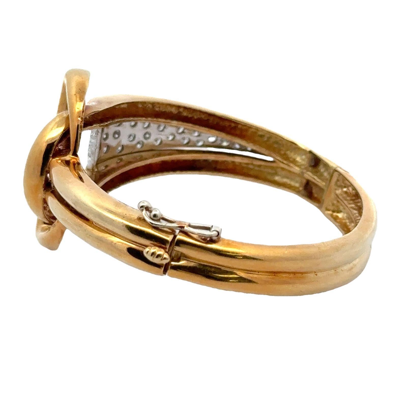 Bracelet jonc à charnières rétro en or jaune 18 carats du milieu du 20e siècle en vente 1