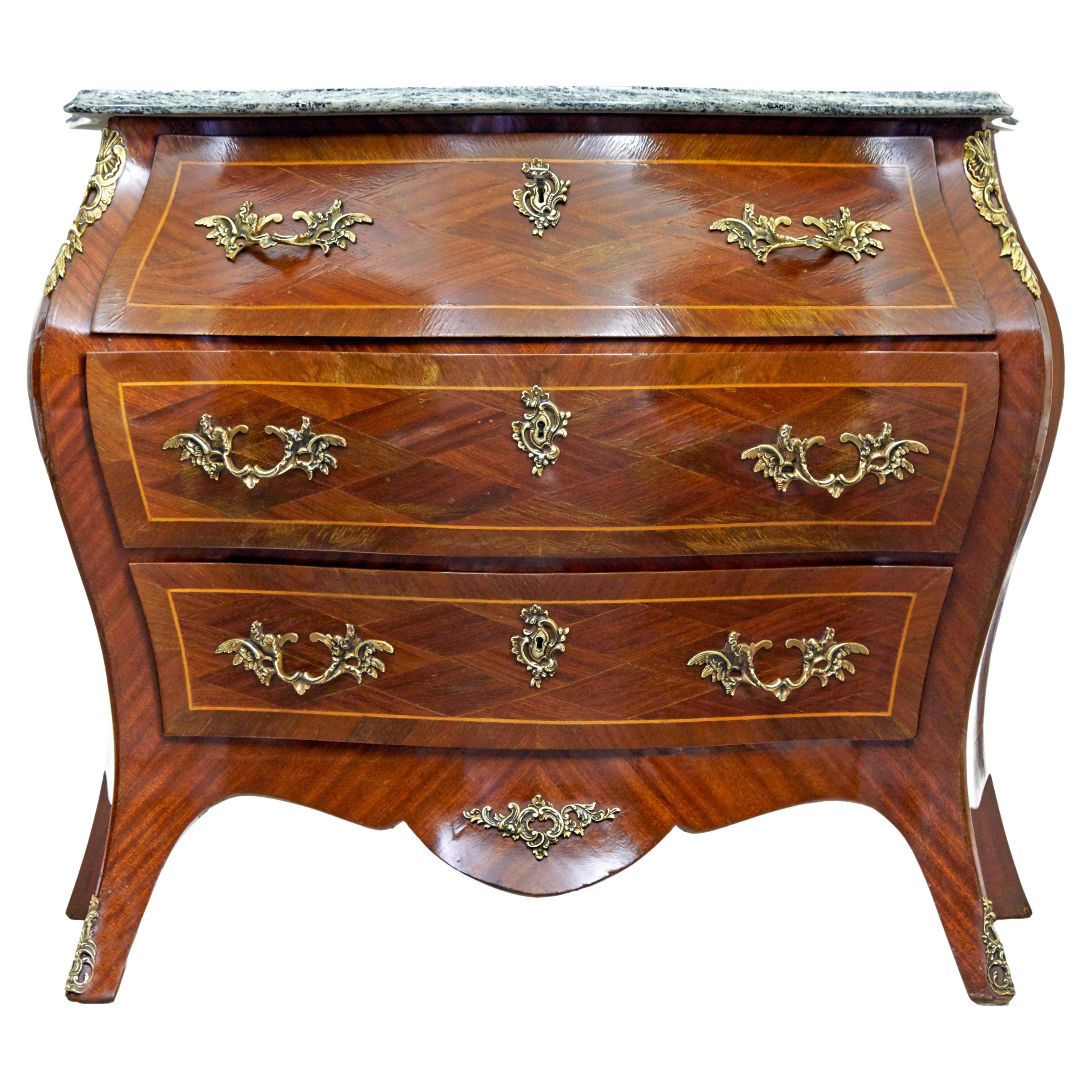 Commode rococo du milieu du 20e siècle