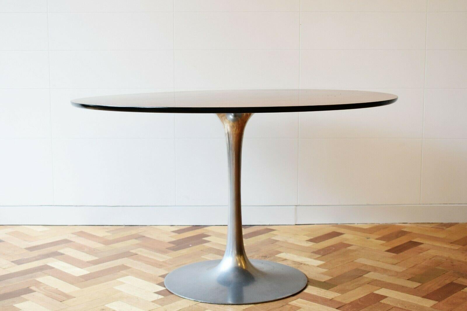 arkana tulip table