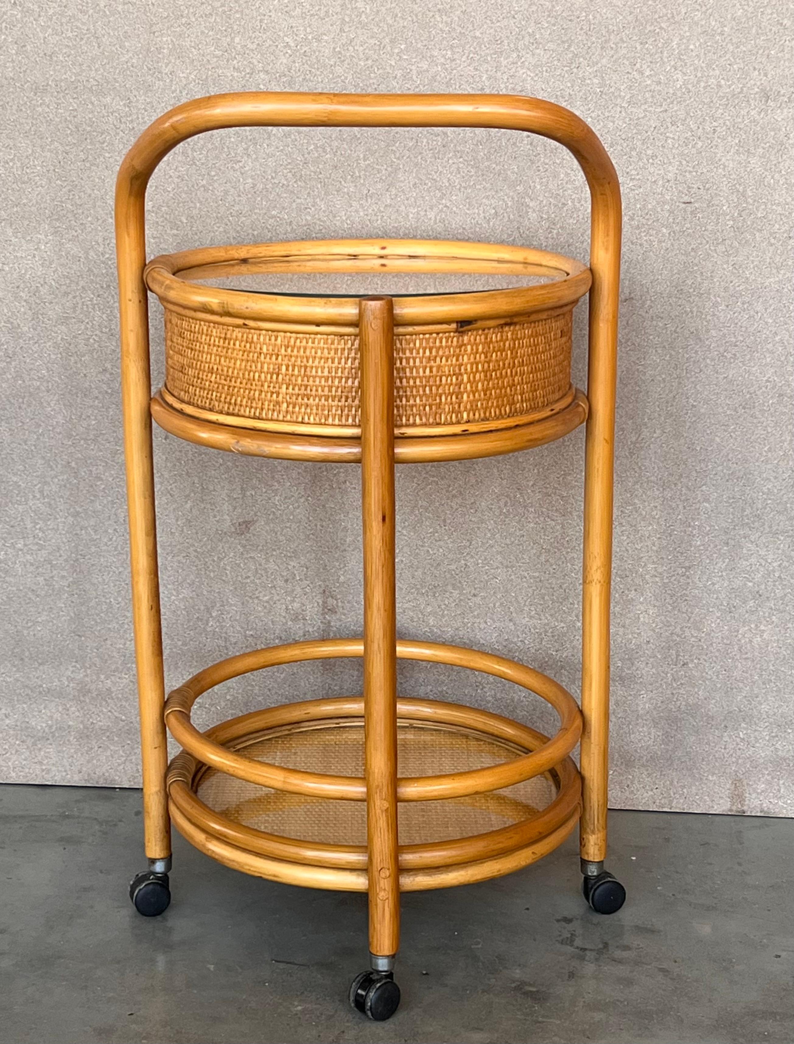 Mid-Century Modern Mid 20th Century Round Serving Bar Cart Trolley in Bamboo & Rattan Italy, 1960s For Sale