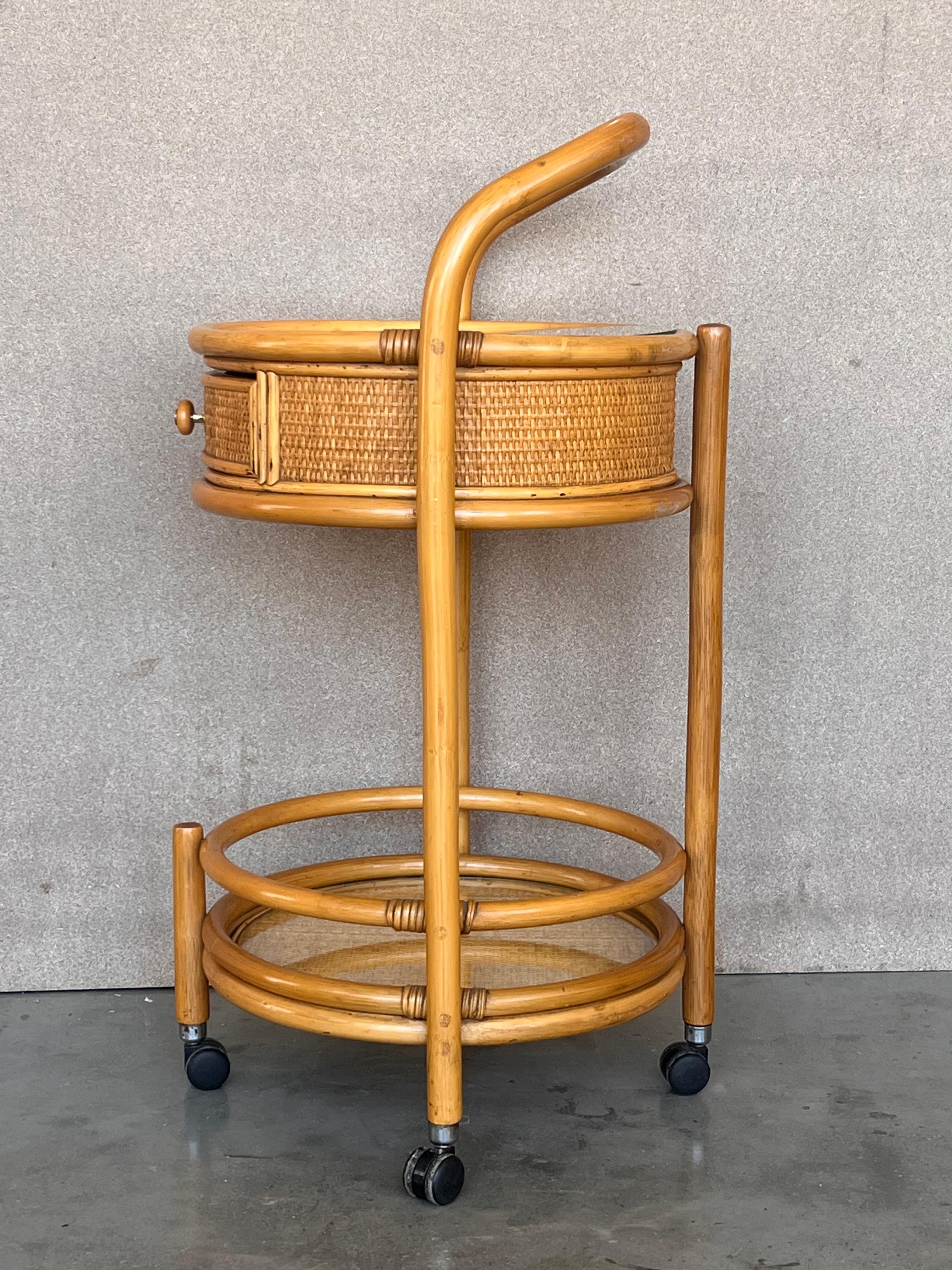 Italian Mid 20th Century Round Serving Bar Cart Trolley in Bamboo & Rattan Italy, 1960s For Sale