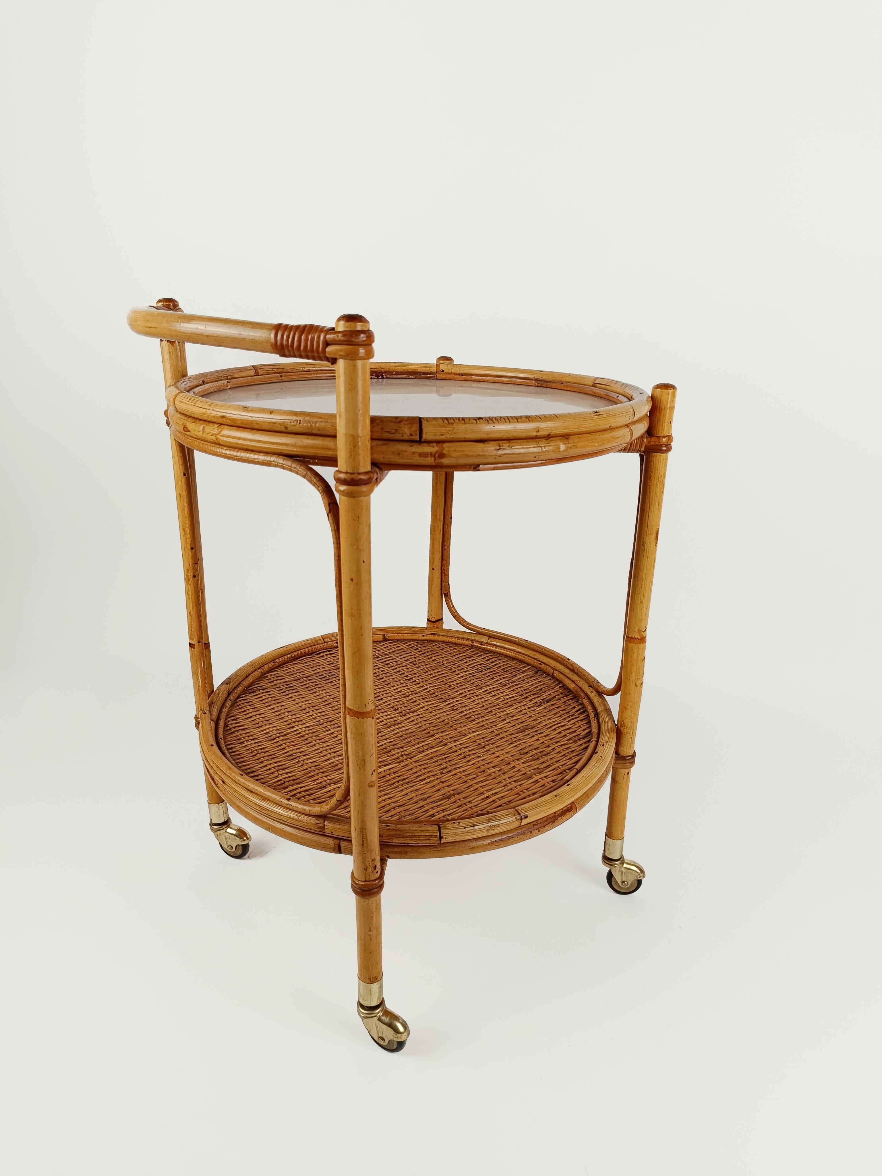 Mid 20th Century Round Serving Bar Cart Trolley in Bamboo & Rattan Italy, 1960s In Good Condition For Sale In Roma, IT