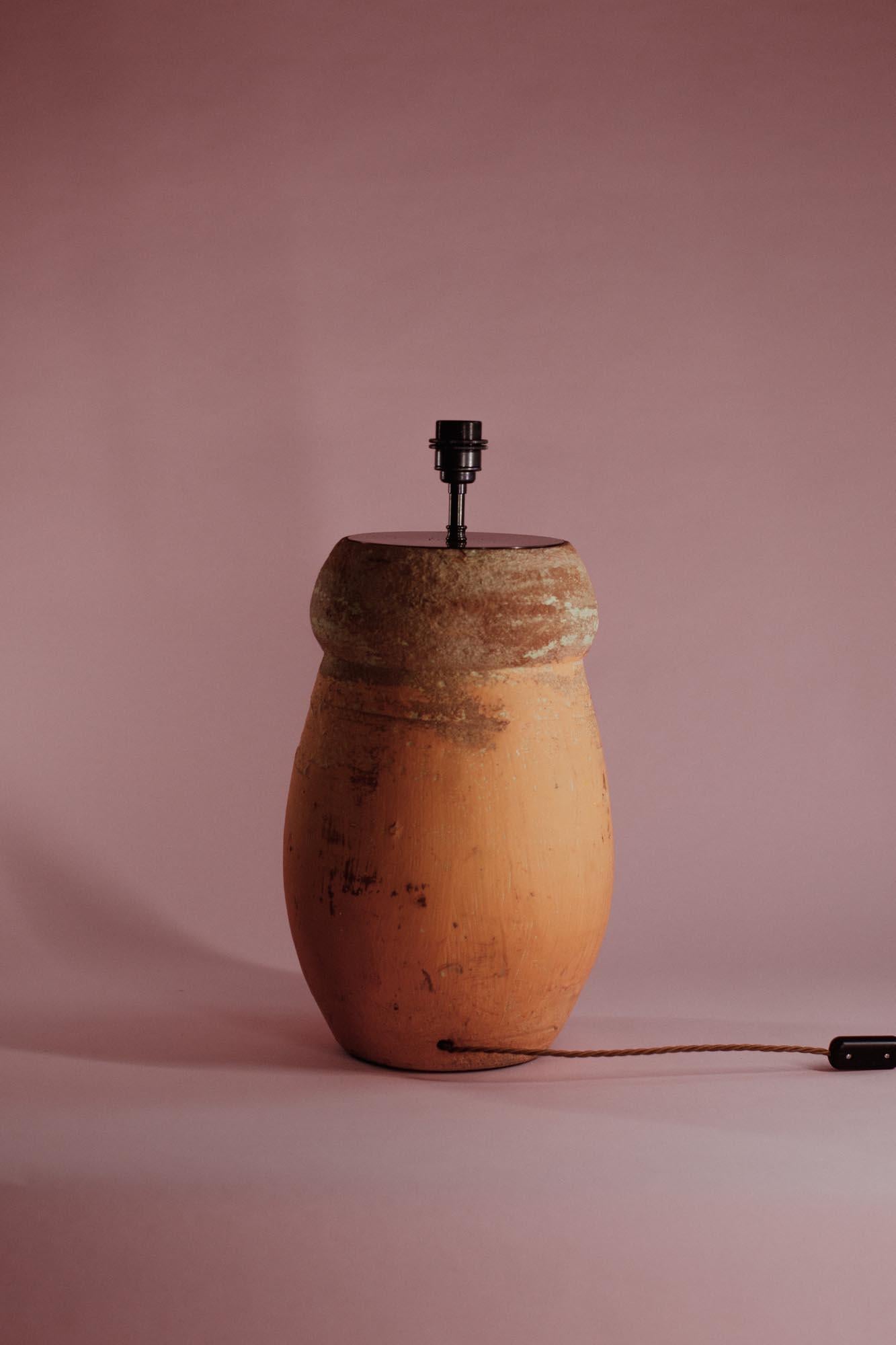 Mid-20th Century Rounded Clay Table Lamp For Sale 4