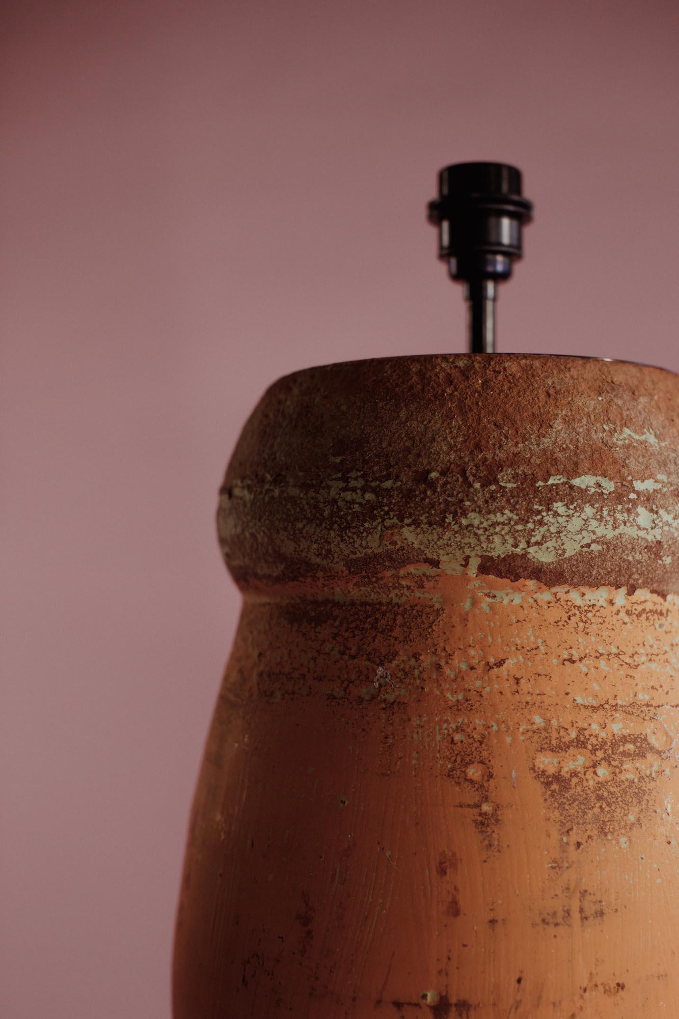 Mid-20th Century Rounded Clay Table Lamp For Sale 1