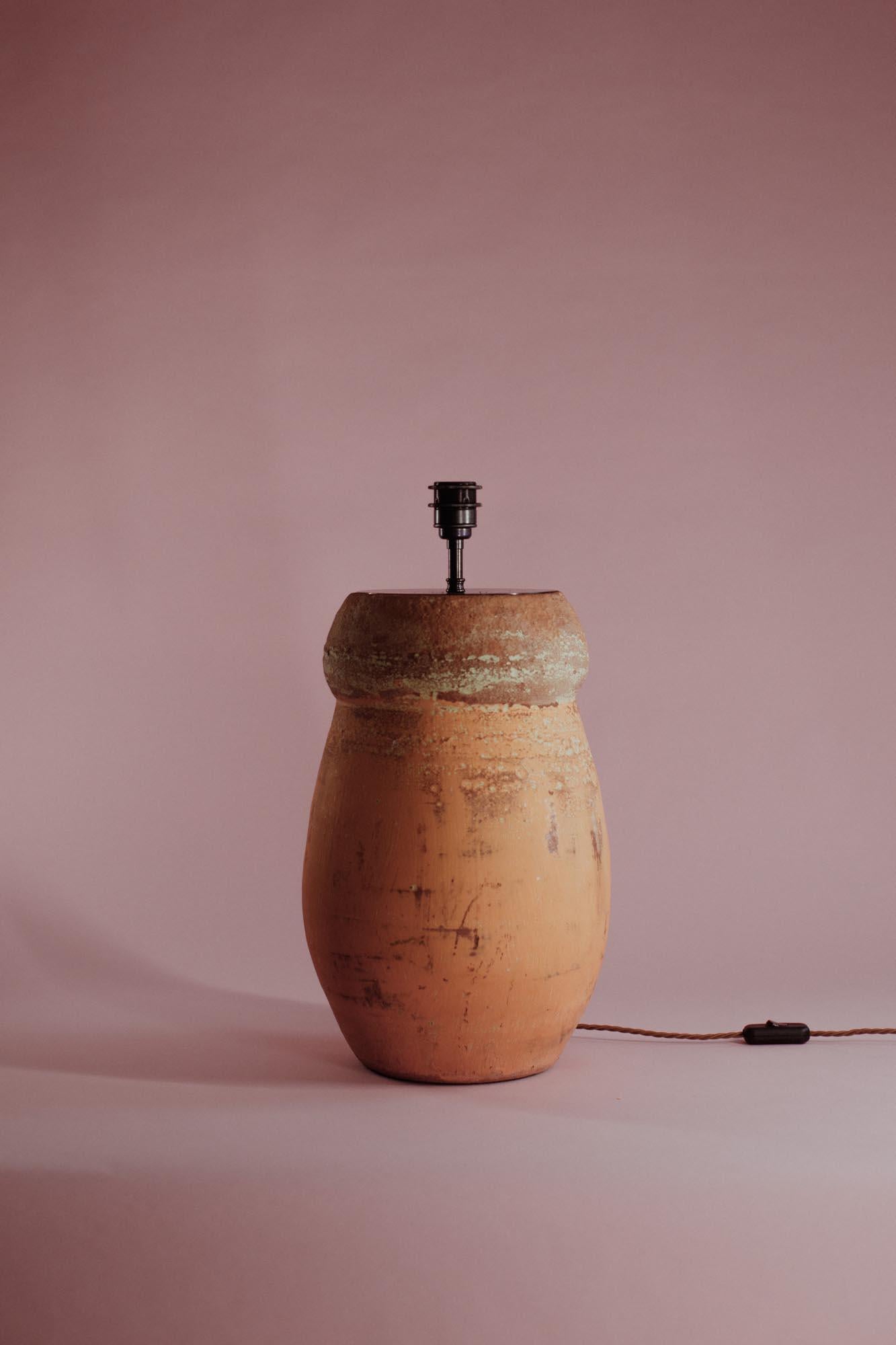 Mid-20th Century Rounded Clay Table Lamp For Sale 2