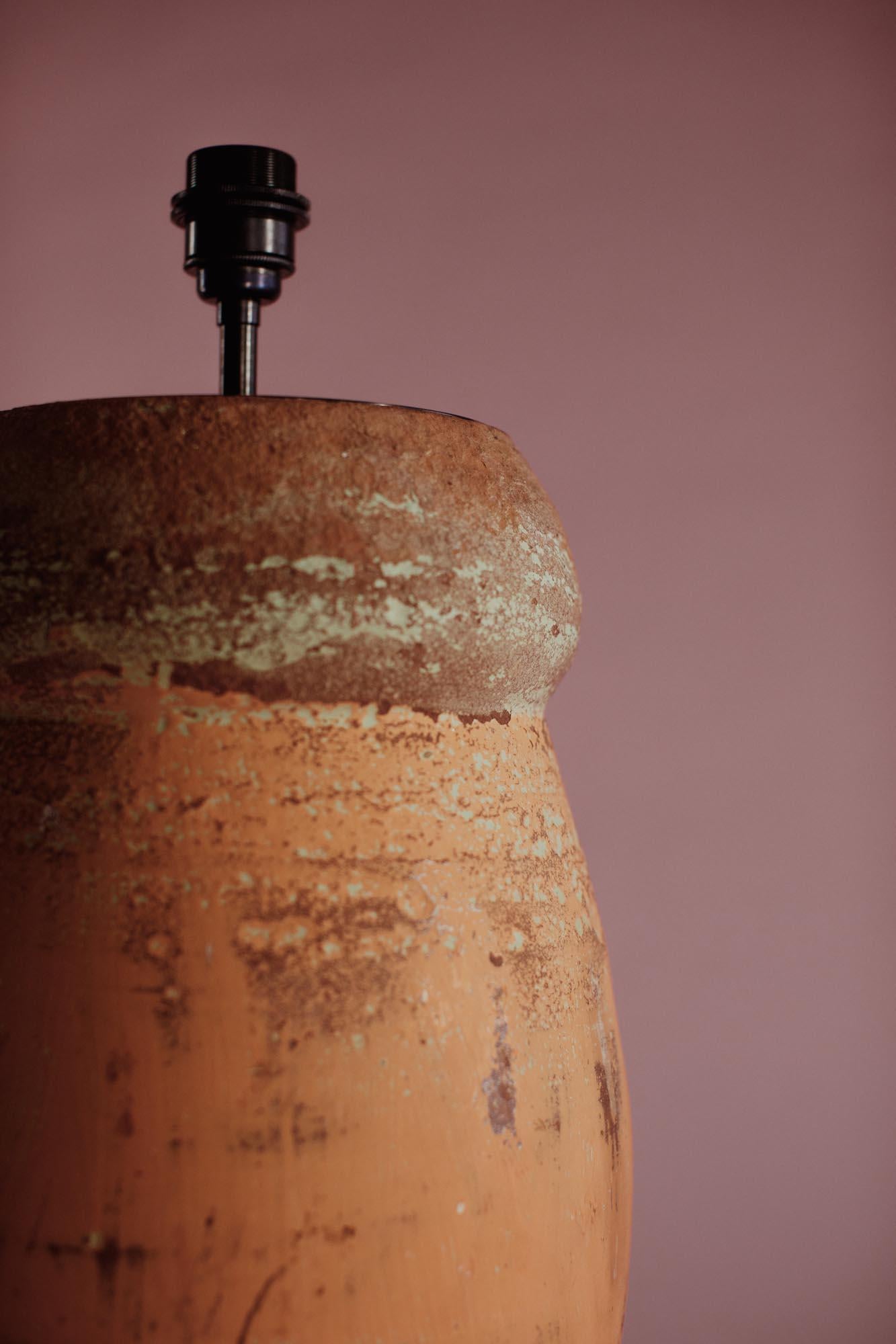 Mid-20th Century Rounded Clay Table Lamp For Sale 3