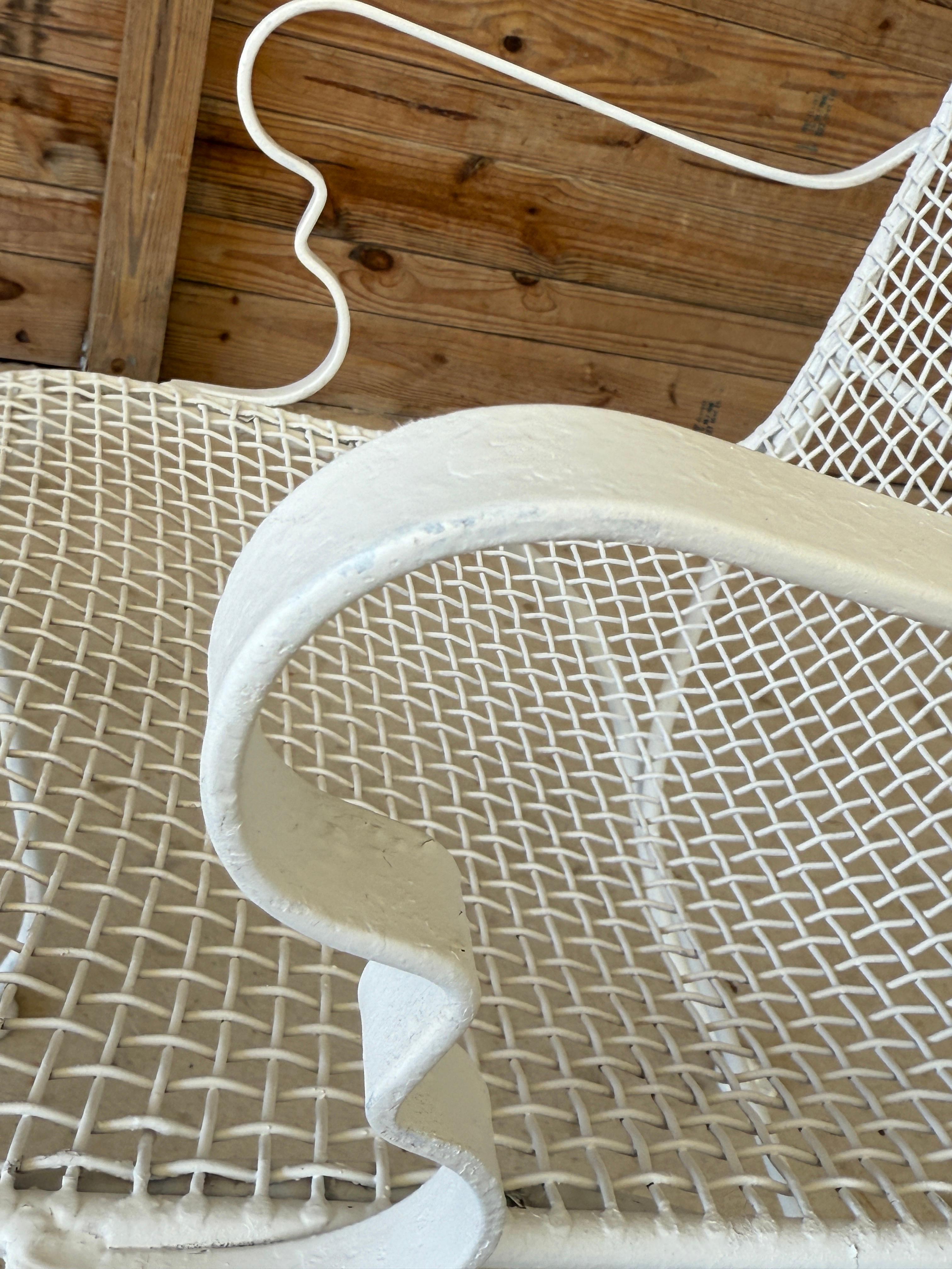 Fer forgé Fauteuils de jardin en fer forgé Russell Whiting du milieu du 20e siècle - Paire en vente