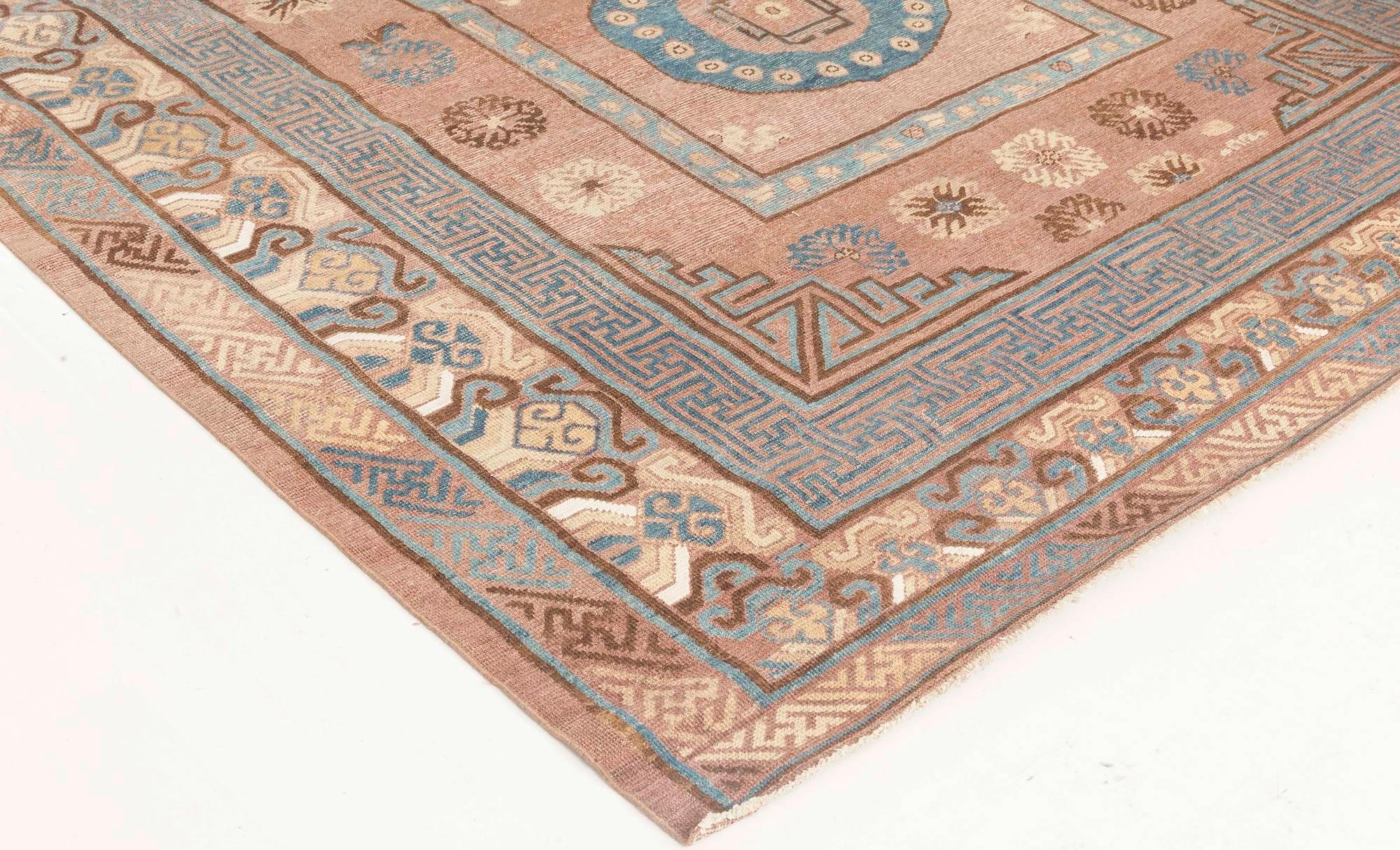 Mid-20th Century Samarkand Hand Knotted Wool Rug In Good Condition For Sale In New York, NY