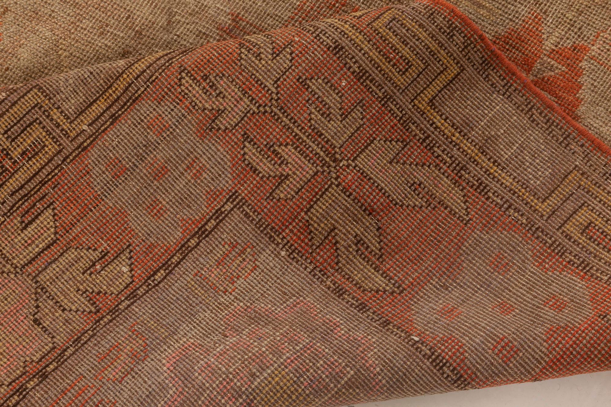 Mitte des 20. Jahrhunderts Samarkand Handgefertigter Wollteppich im Zustand „Gut“ im Angebot in New York, NY