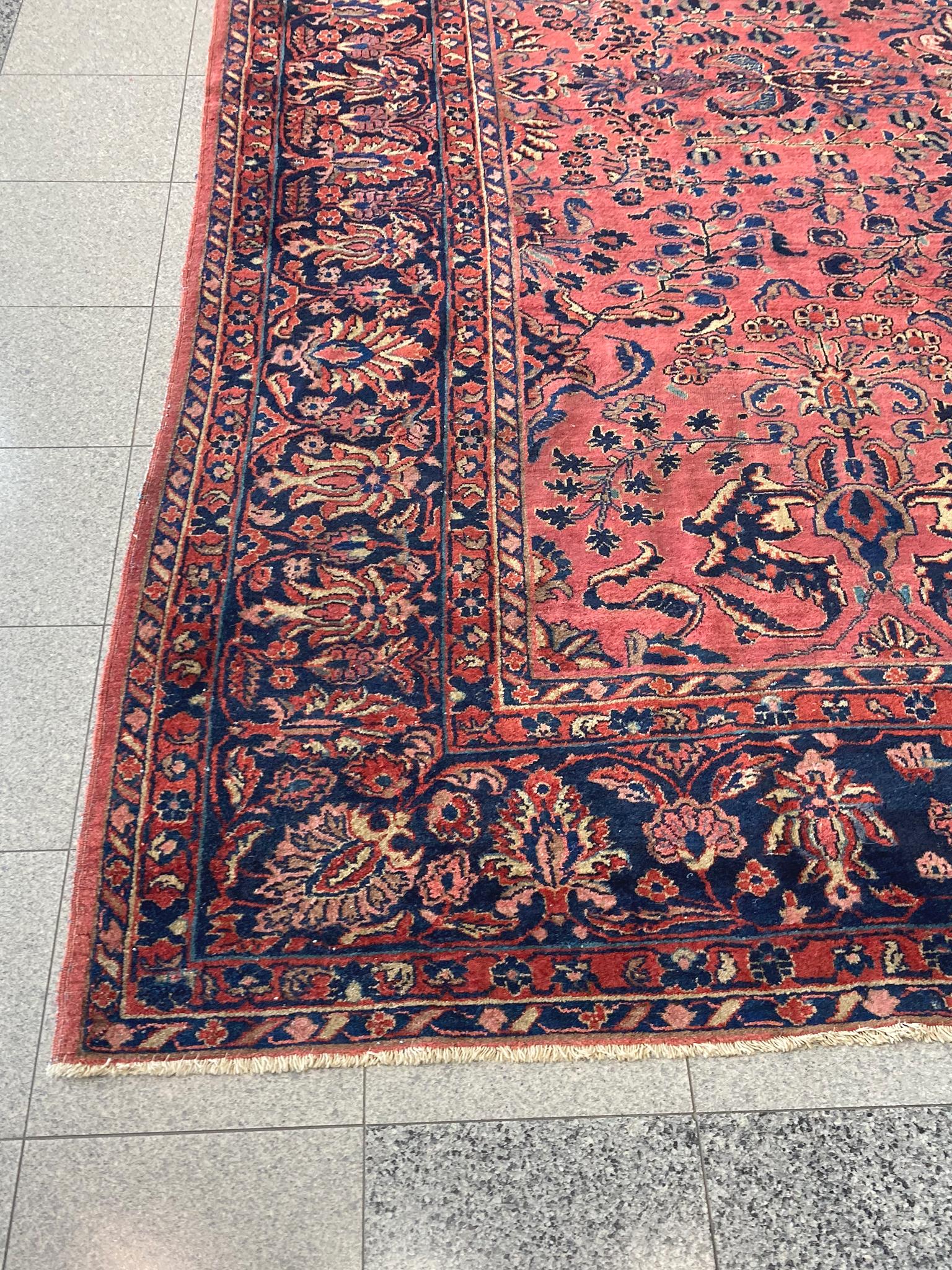 Mid-20th Century Sarouk Rug In Good Condition In New York, NY