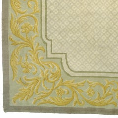 Vintage-Teppich im Savonnerie-Stil aus der Mitte des 20. Jahrhunderts in Beige und Grün