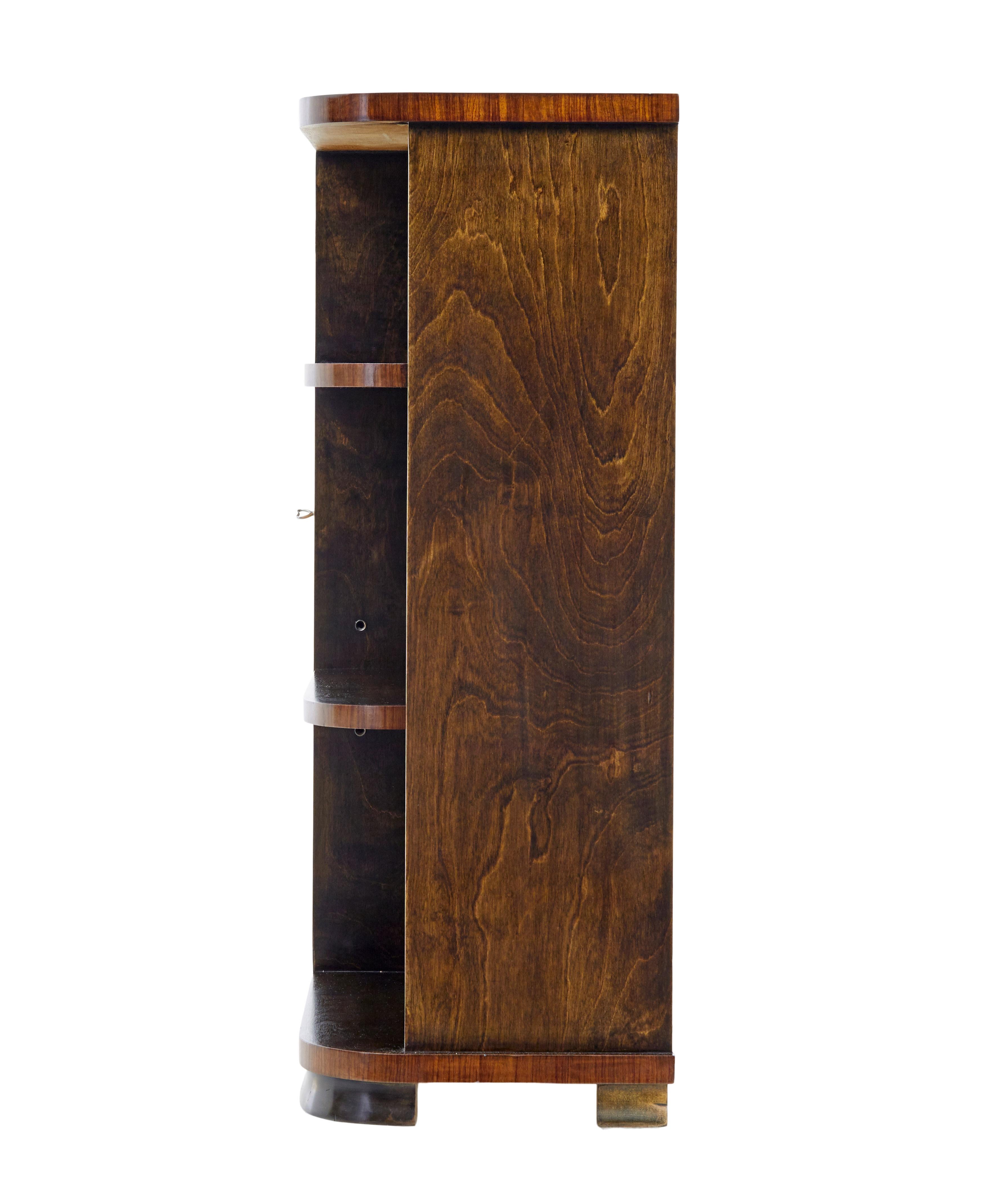 Mid 20th century Scandinavian birch inlaid open bookcase In Good Condition For Sale In Debenham, Suffolk