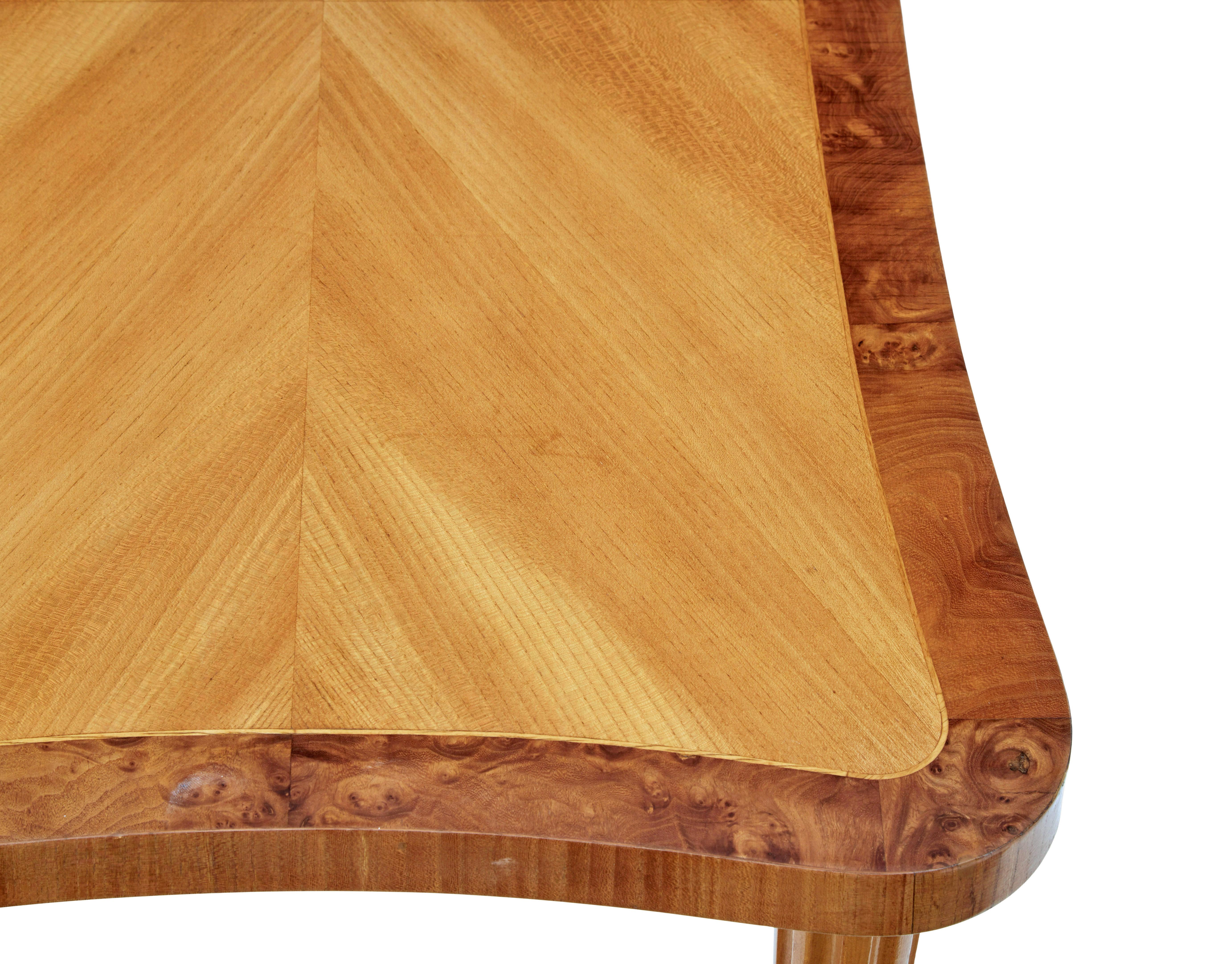 Art déco Table basse scandinave en bouleau du milieu du 20e siècle en vente