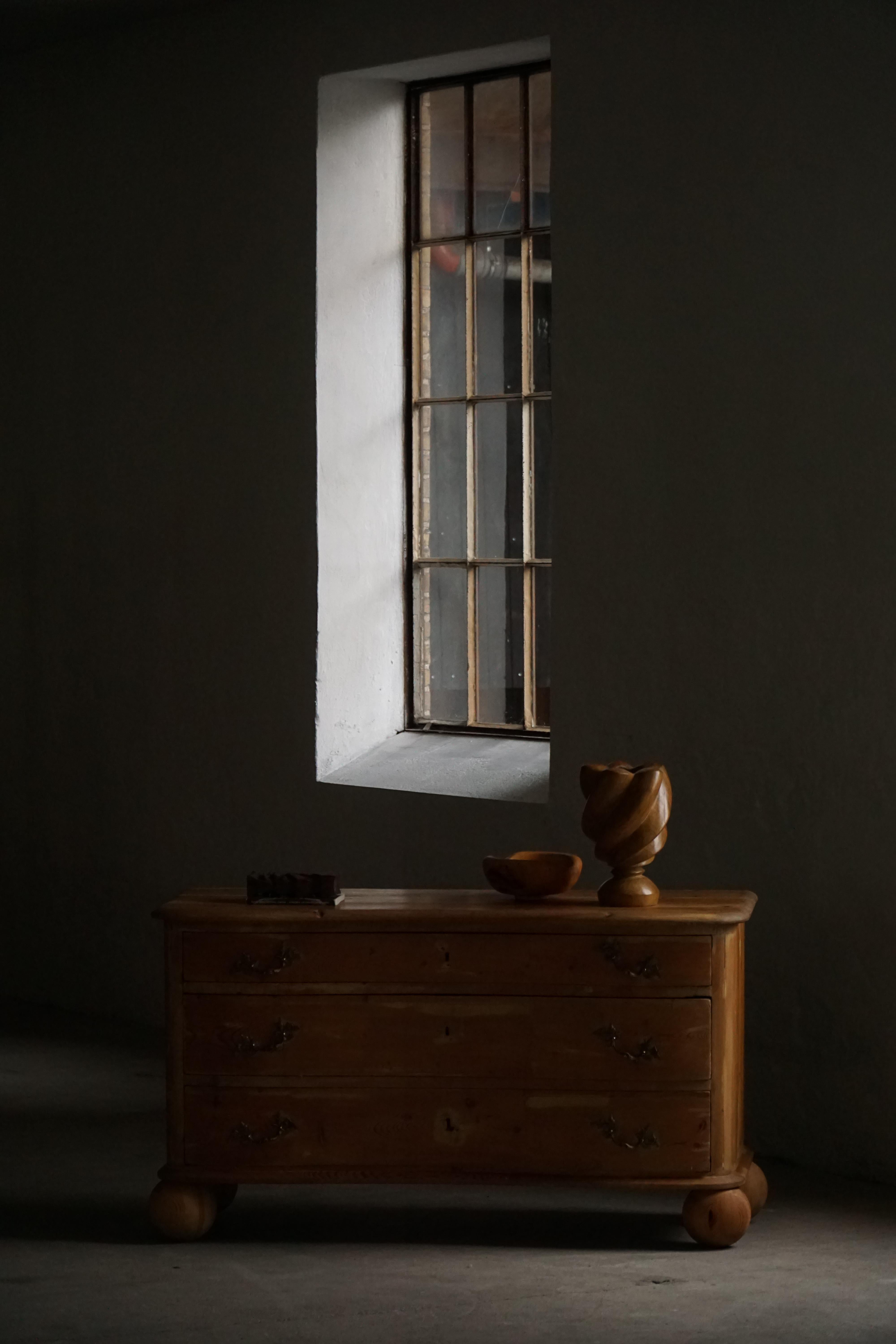 Mid-20th Century, Scandinavian Decorative Wooden Vase, 1960s (Skandinavische Moderne) im Angebot