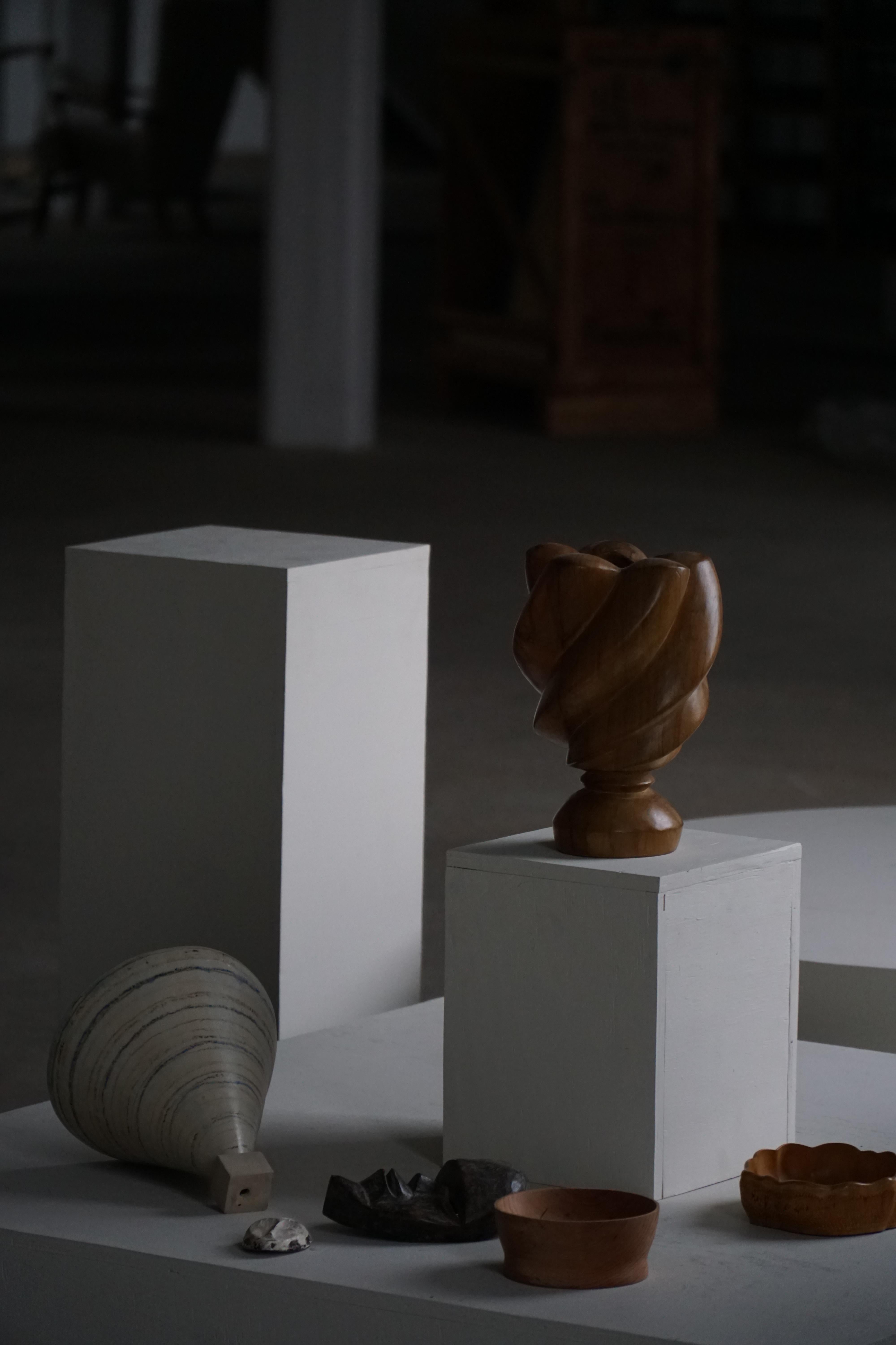 Mid-20th Century, Scandinavian Decorative Wooden Vase, 1960s (Handgeschnitzt) im Angebot