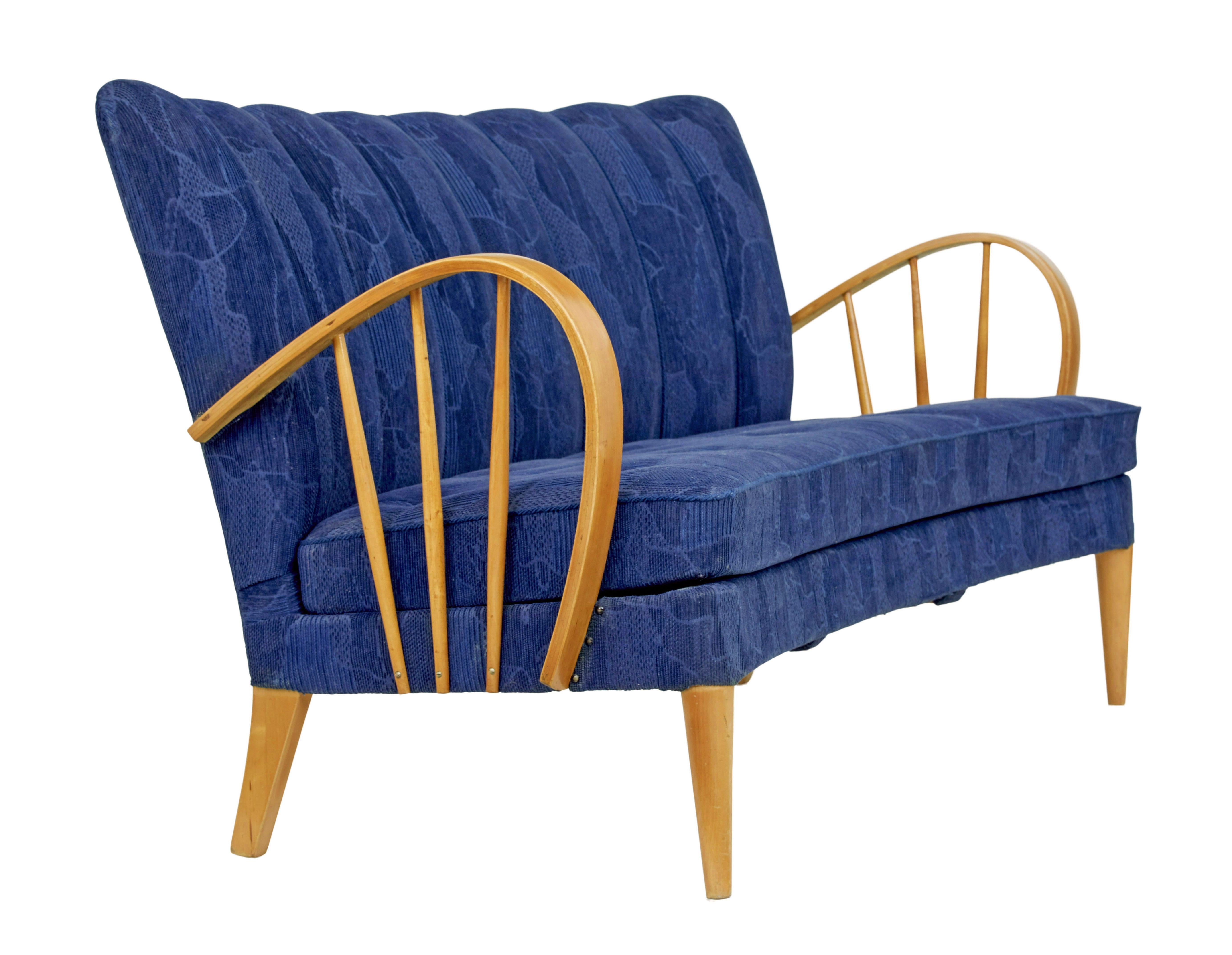 Fait main Canapé scandinave en orme du milieu du 20ème siècle en vente