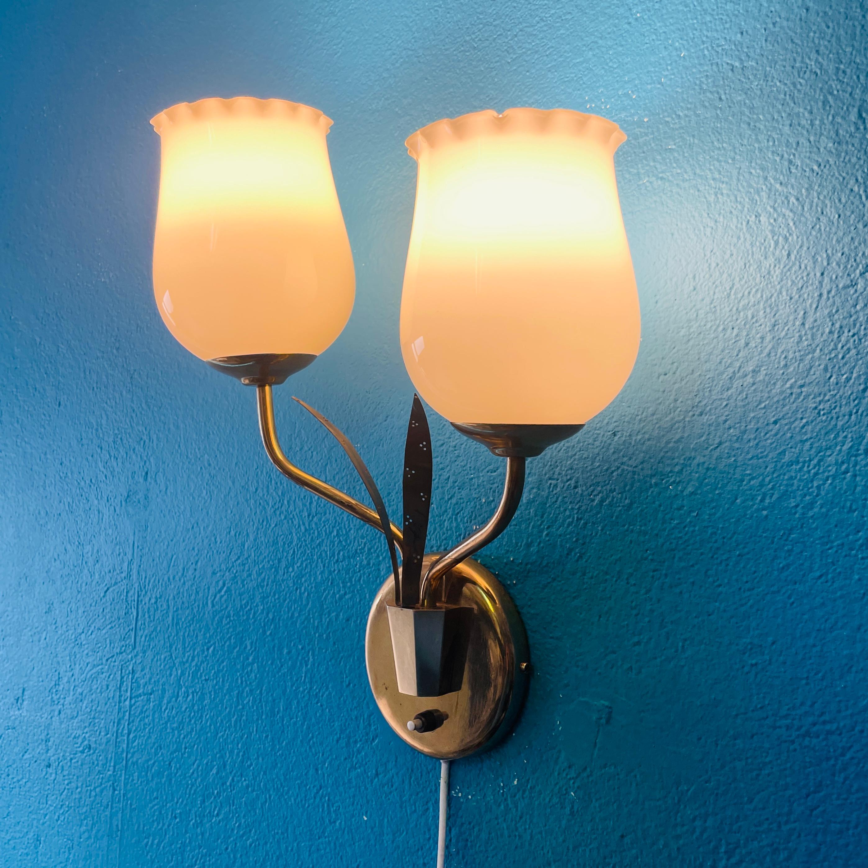 Mid 20th Century Scandinavian Modern Brass Wall Lamp, Style Of Paavo Tynell In Good Condition For Sale In Turku, FI