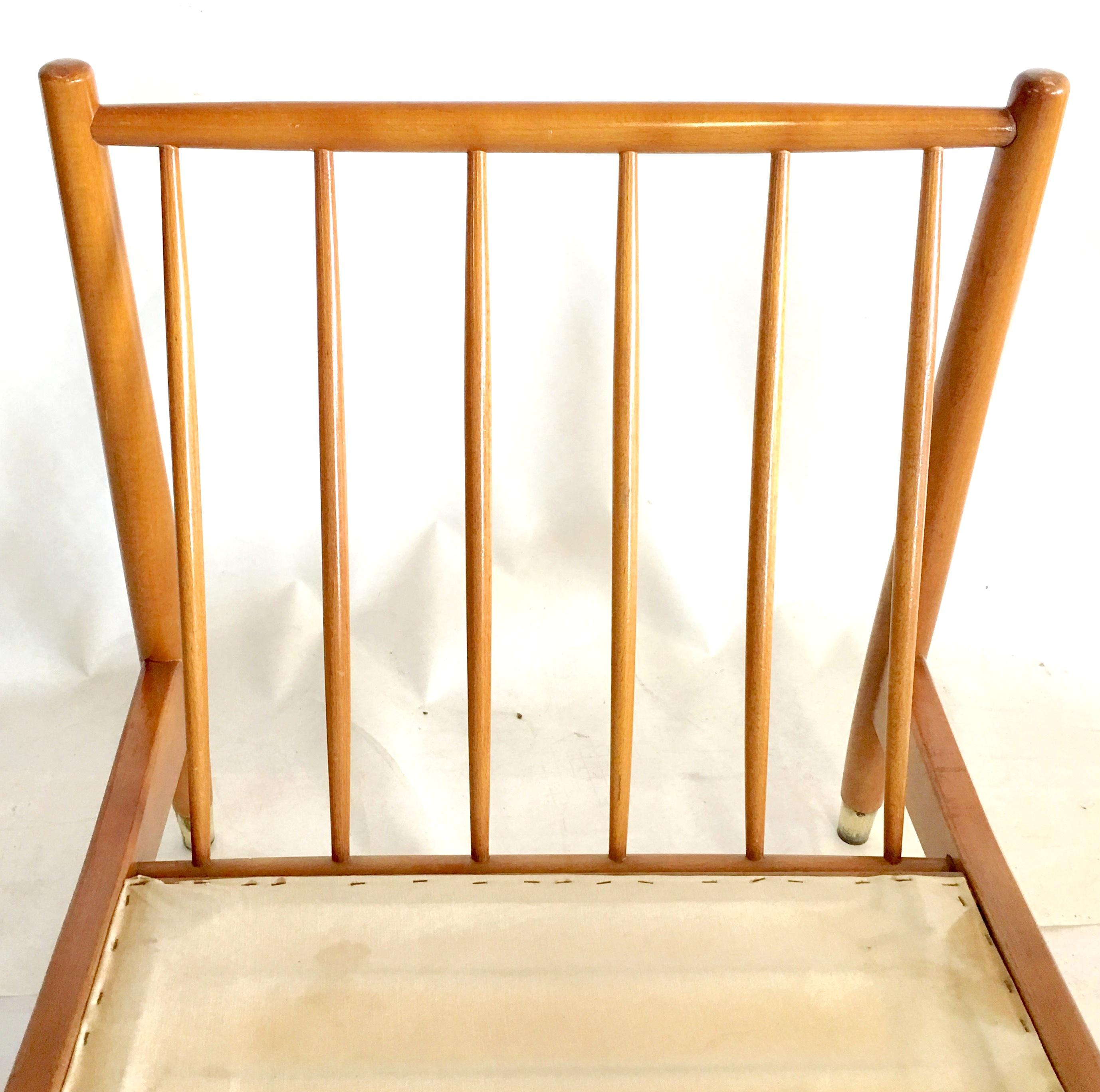 Mid 20th-Century Scandinavian Modern Pair Of Beech Wood Slipper Chairs im Angebot 3