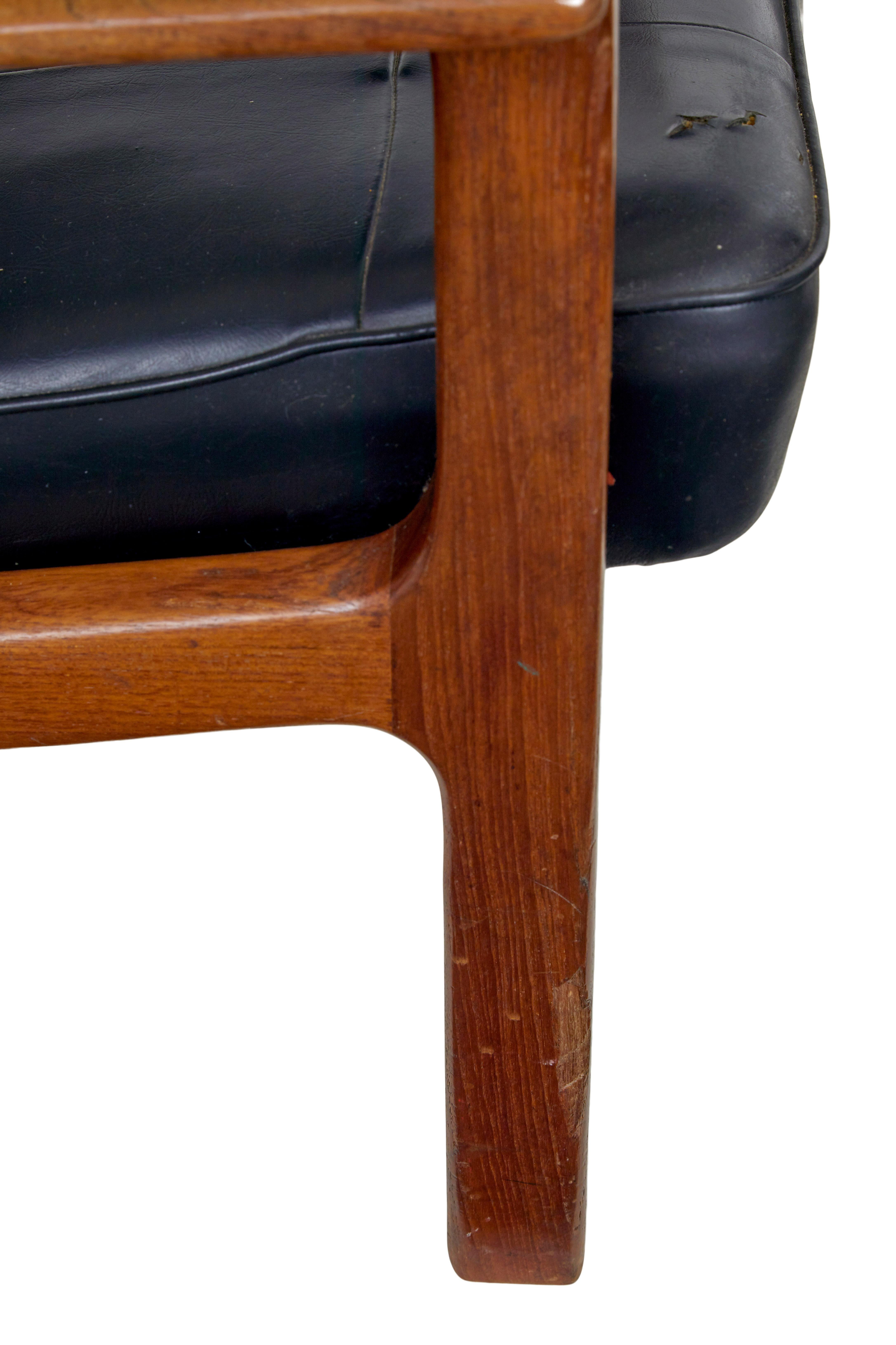 20ième siècle Fauteuil en cuir inclinable en teck, milieu du 20e siècle, The Moderns en vente