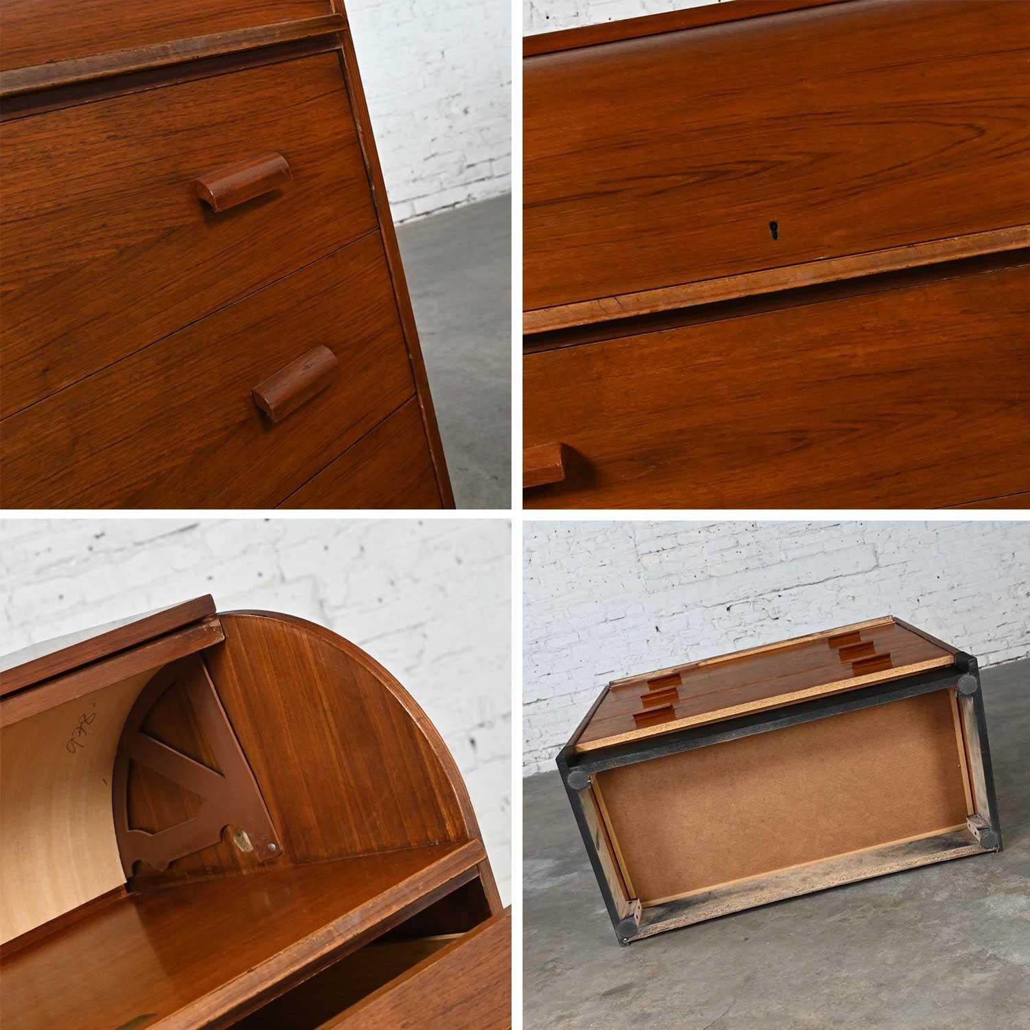 Mid-20th Century Scandinavian Modern Teak Roll Top Desk or Dresser For Sale 10
