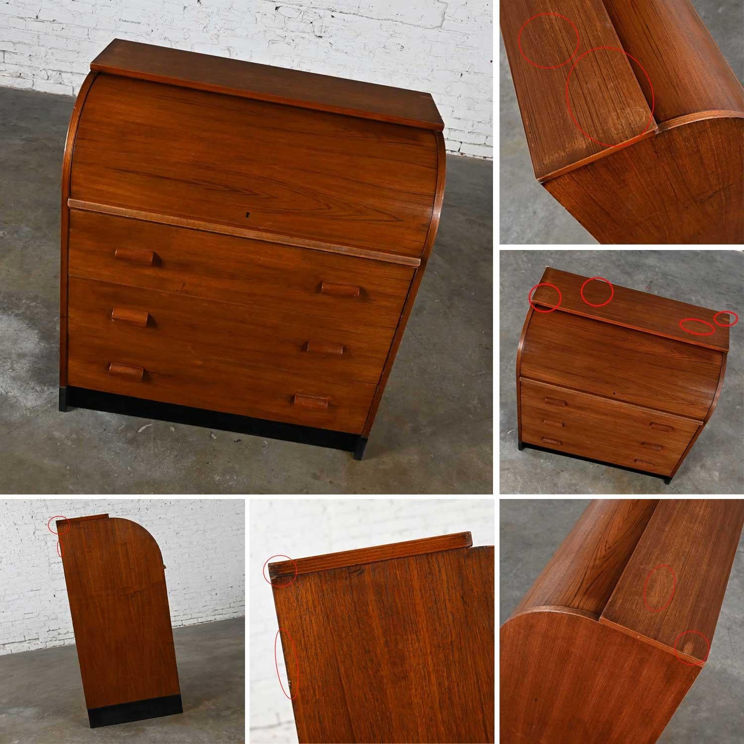 Mid-20th Century Scandinavian Modern Teak Roll Top Desk or Dresser For Sale 11