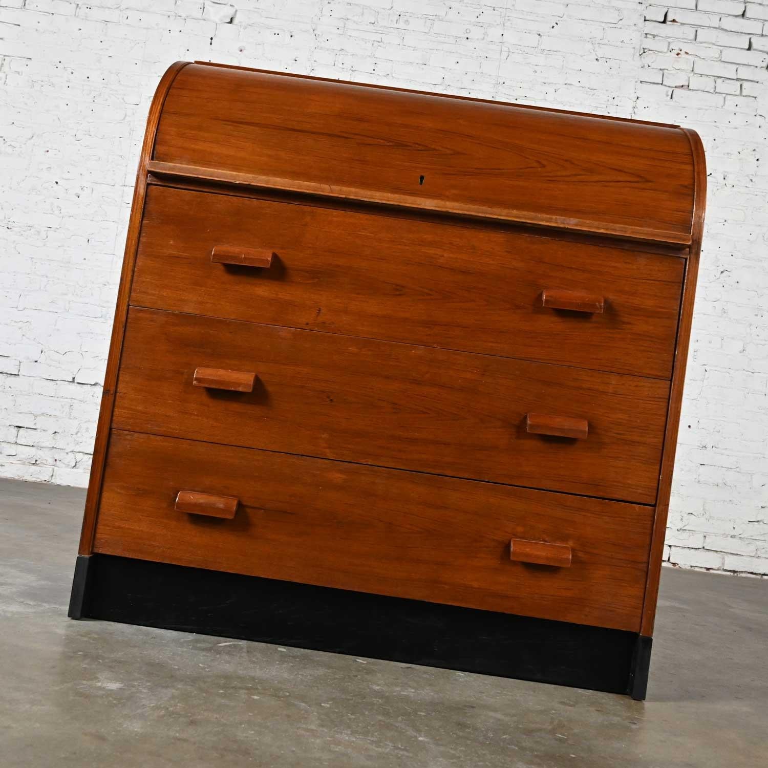 Mid-20th Century Scandinavian Modern Teak Roll Top Desk or Dresser For Sale 2