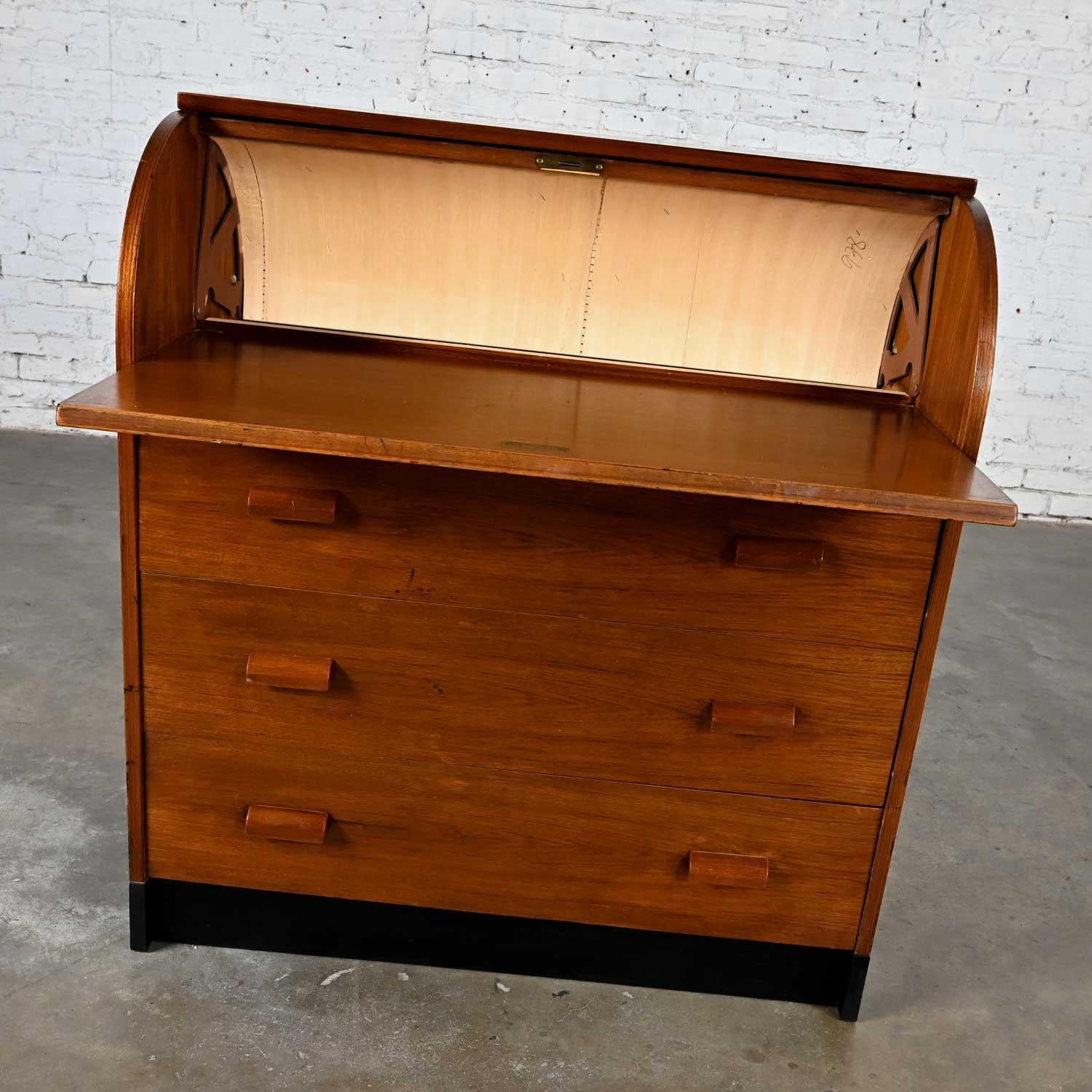 Mid-20th Century Scandinavian Modern Teak Roll Top Desk or Dresser For Sale 3