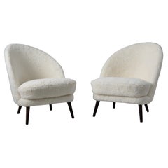 Retro Mid 20th Century Scandinavian Modern White Sheepskin Lounge Chairs