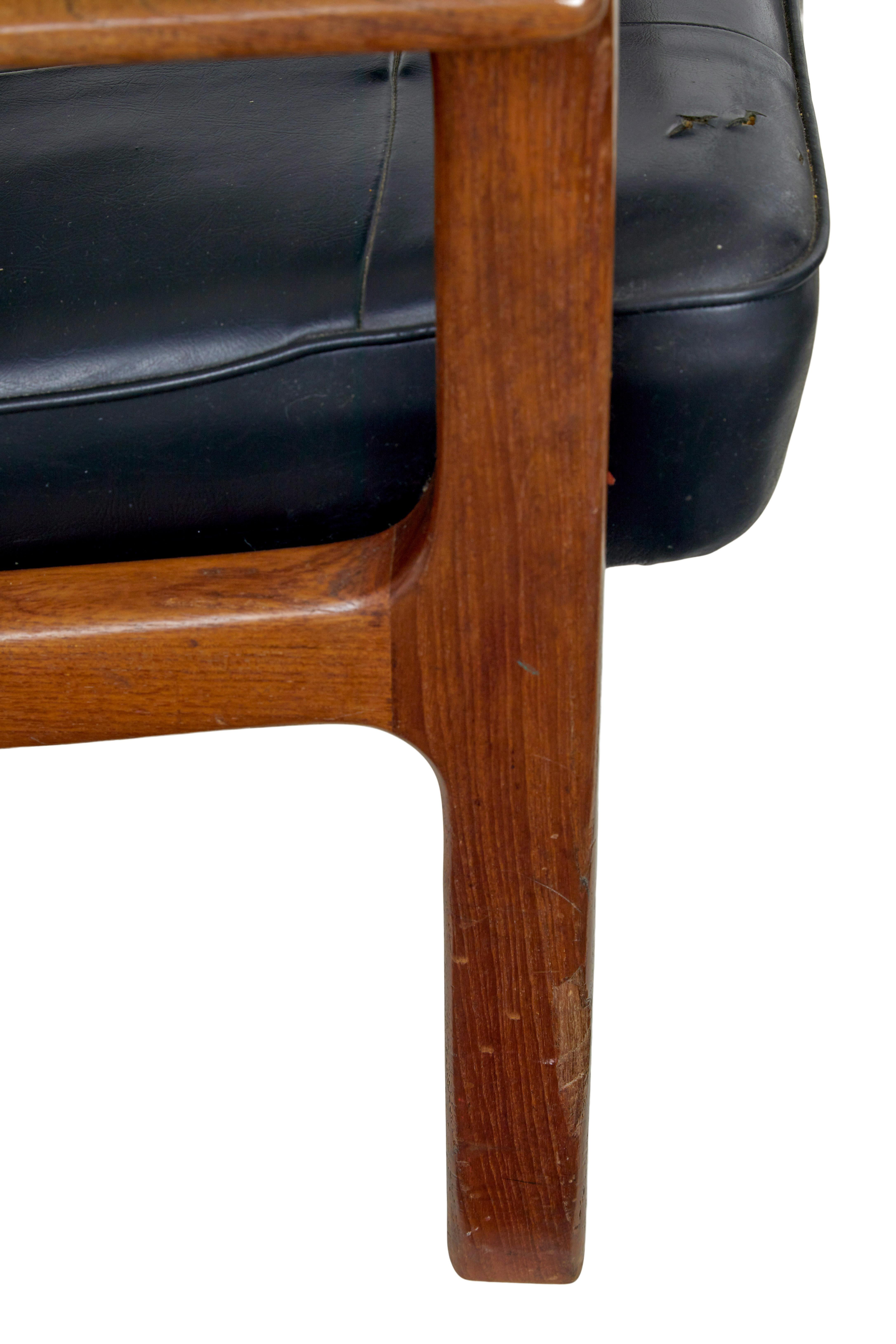 Poltrona scandinava in teak reclinabile in pelle della metà del XX secolo in vendita 2