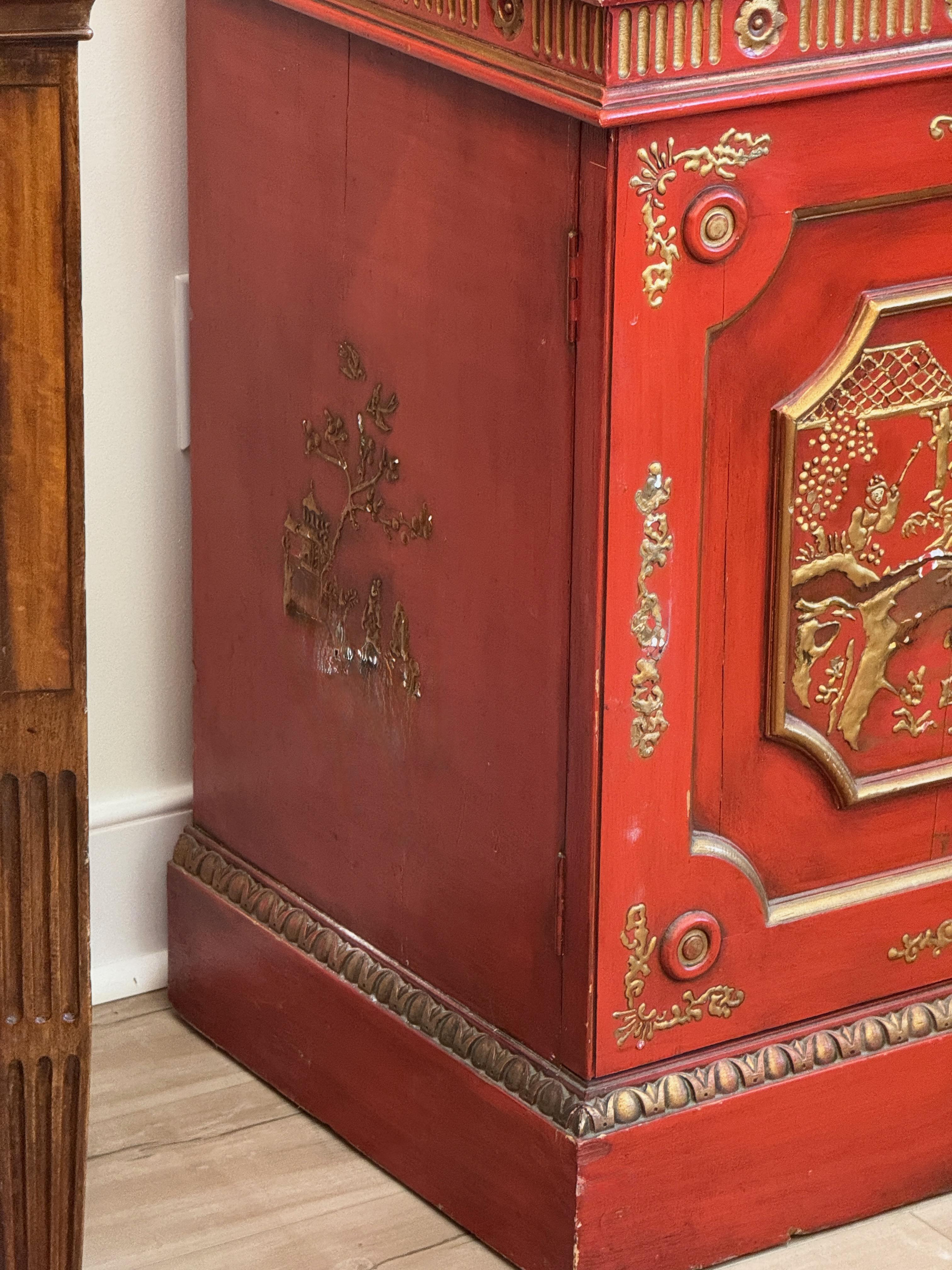 Armoires-bibliothèques Chinoiserie Ecarlate du milieu du 20ème siècle en vente 7