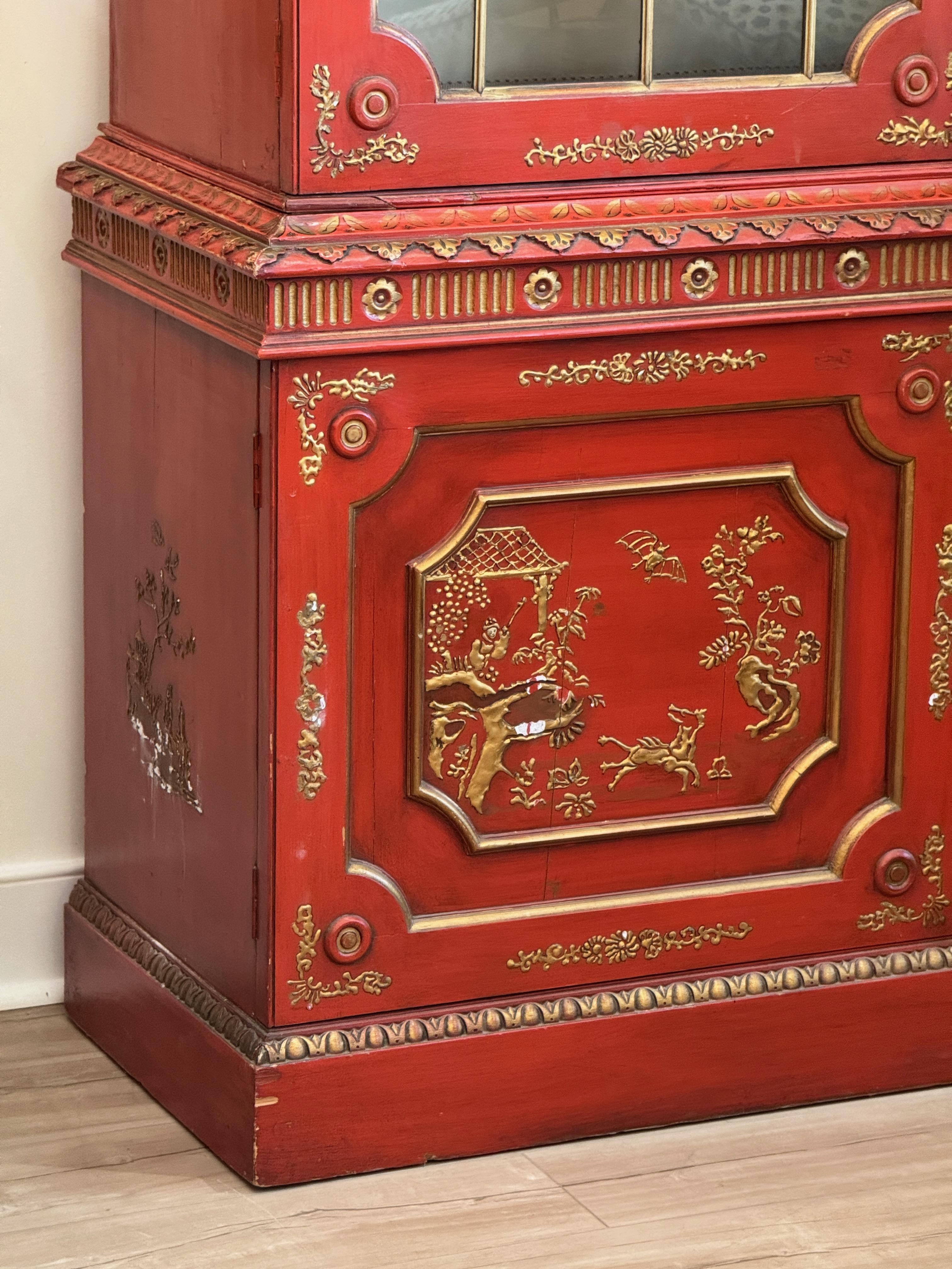 20ième siècle Armoires-bibliothèques Chinoiserie Ecarlate du milieu du 20ème siècle en vente