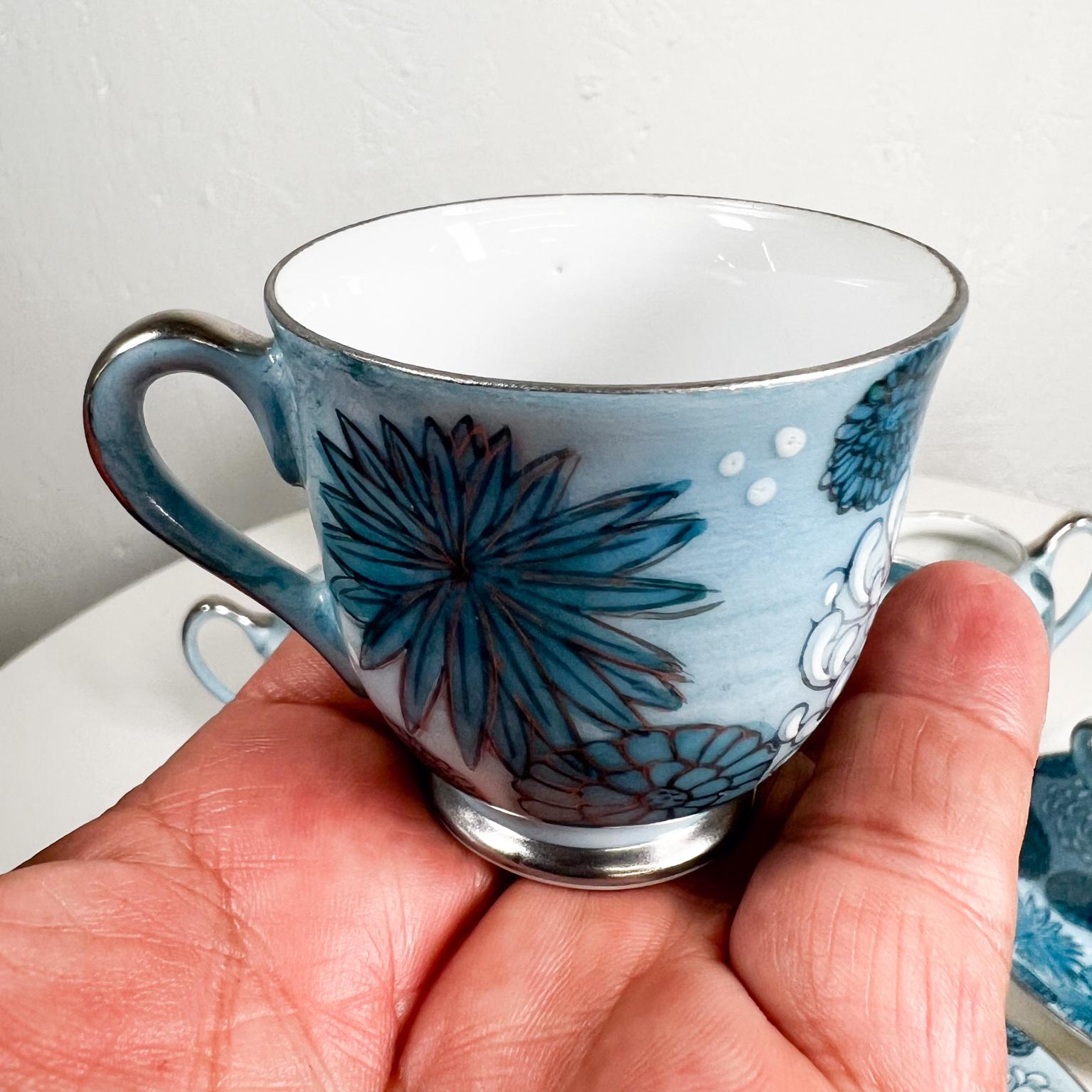 Service à thé bleu sculptural du milieu du 20e siècle pour quatre Japonais en vente 4