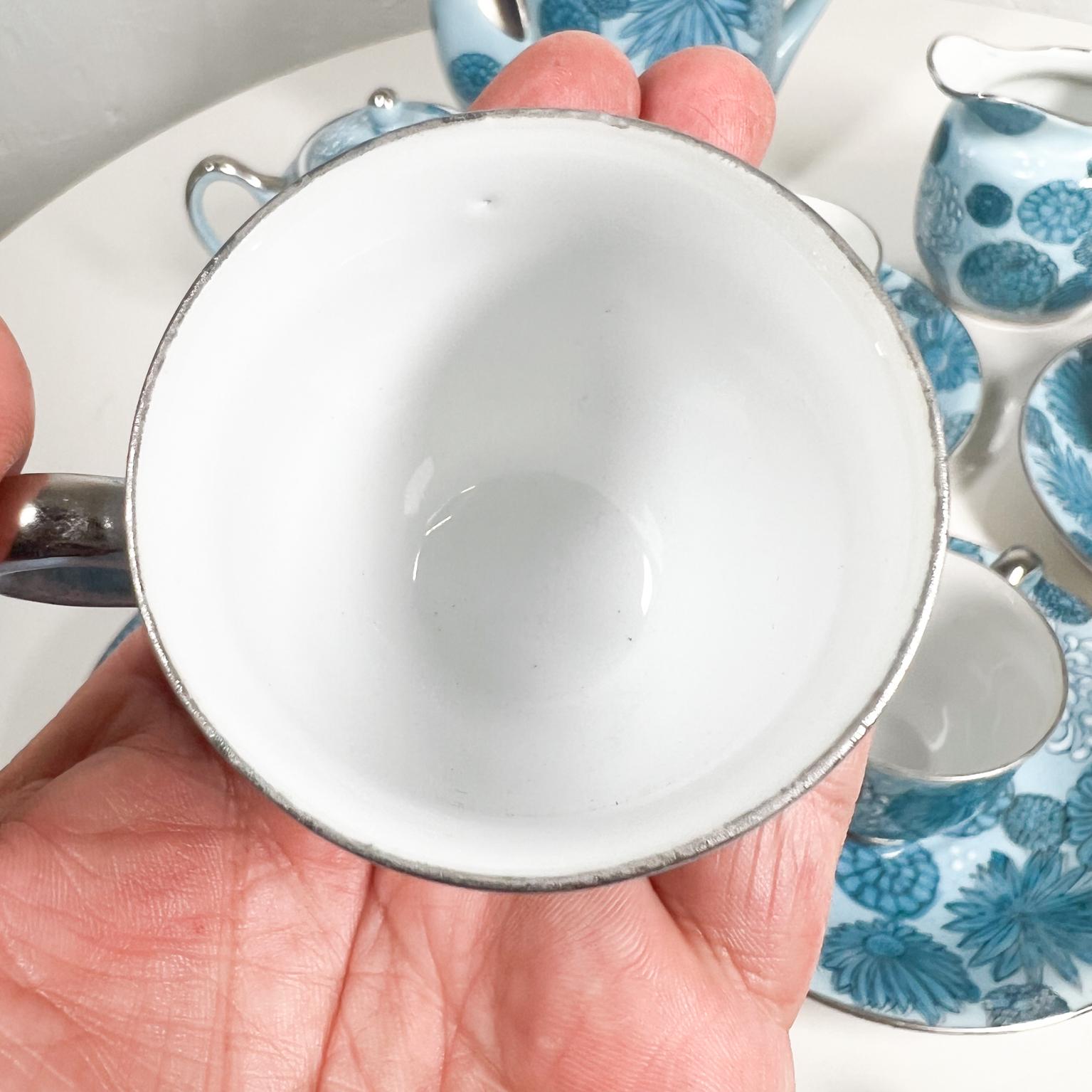 Service à thé bleu sculptural du milieu du 20e siècle pour quatre Japonais en vente 5