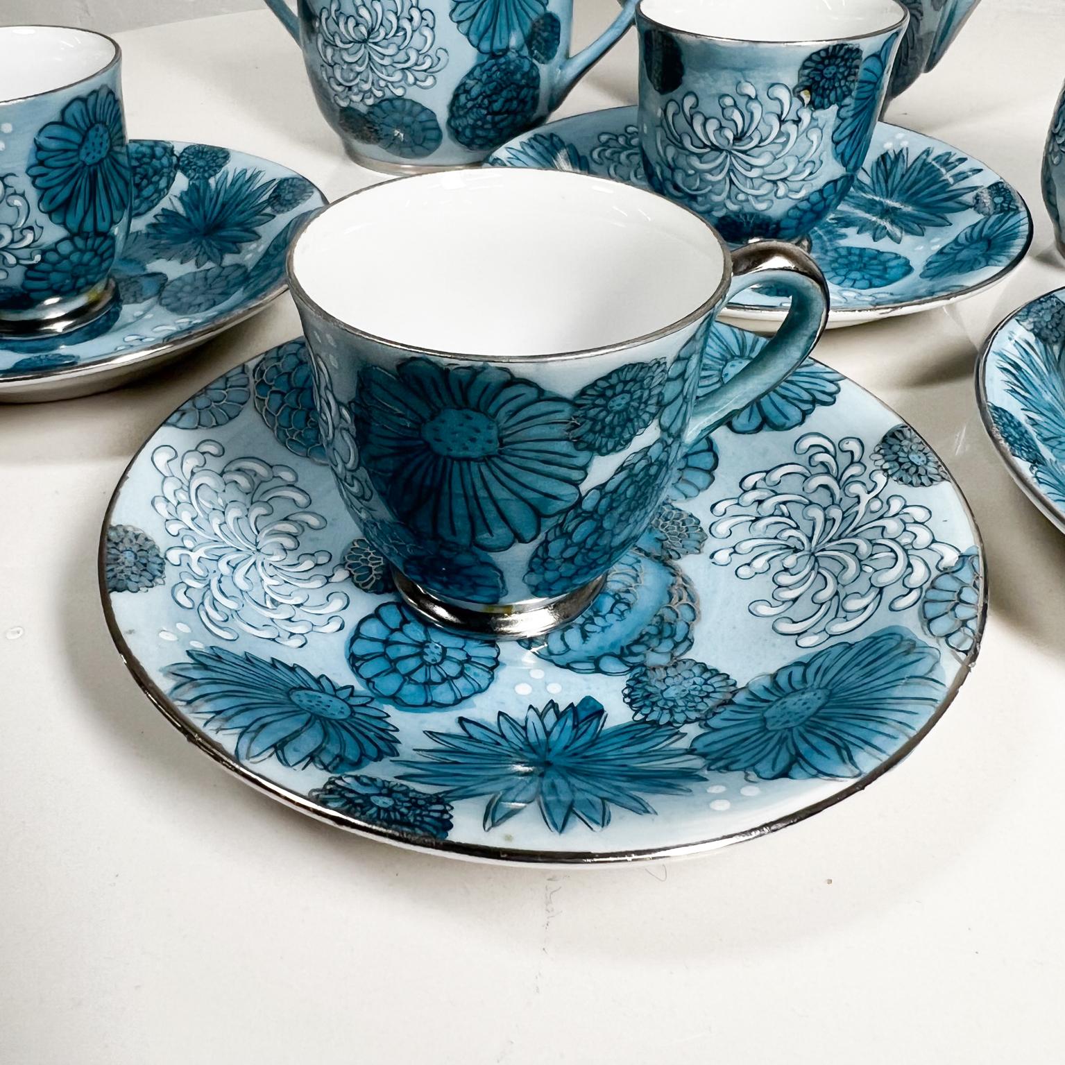 Mid-Century Modern Service à thé bleu sculptural du milieu du 20e siècle pour quatre Japonais en vente