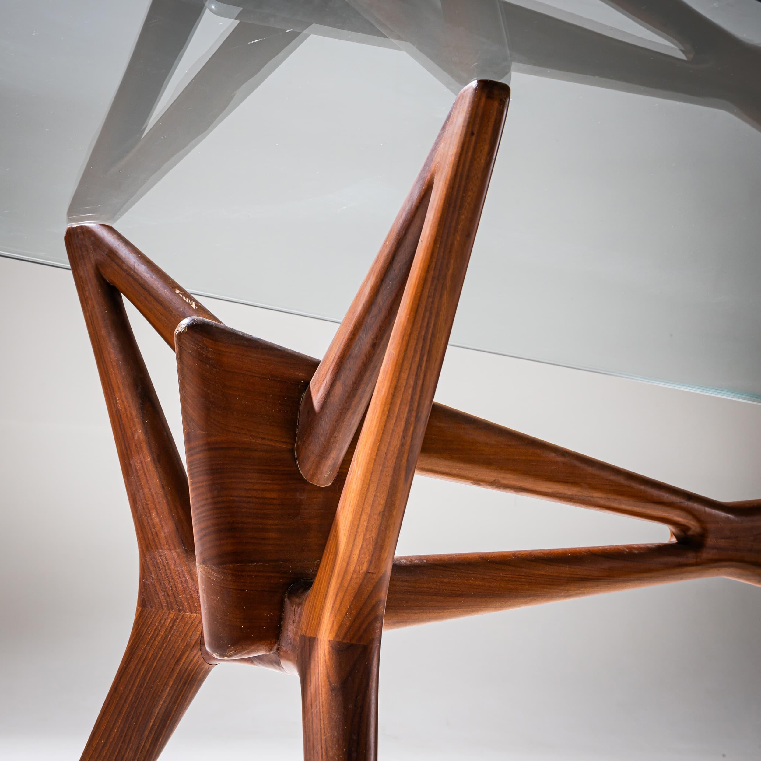 Italian Mid-20th Century Sculptural Dining Table, Italy For Sale