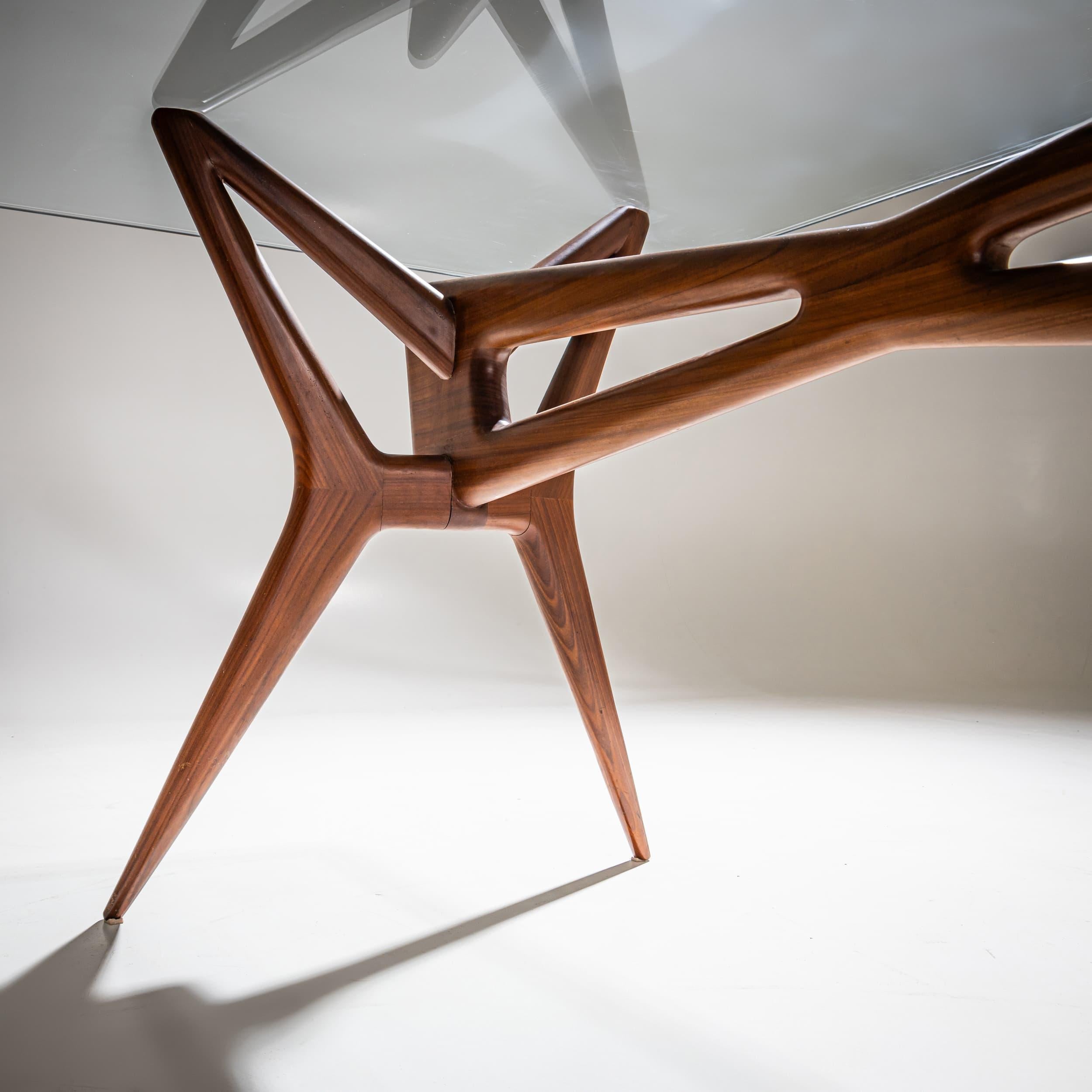 Mid-20th Century Sculptural Dining Table, Italy In Good Condition For Sale In New York, NY