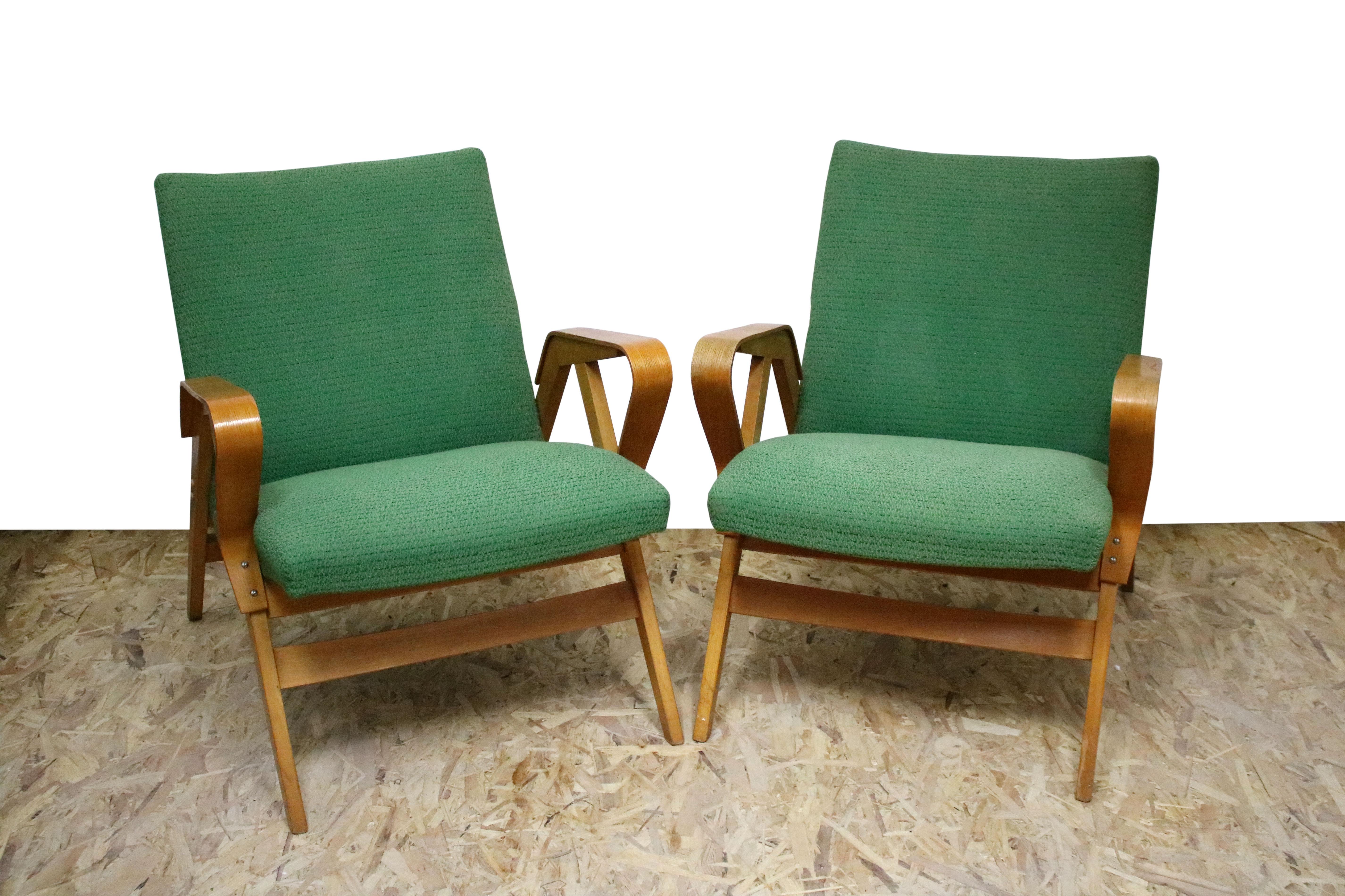 Upholstery Mid 20th Century Set Of 2 Armchairs, Tatra Pravenec, Circa 1960 For Sale