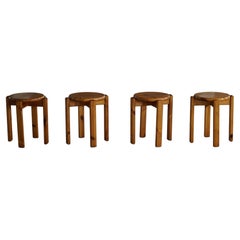 Mitte des 20. Jahrhunderts, Satz von 4 stapelbaren Vintage-Hockern aus Kiefernholz, dänisches Design