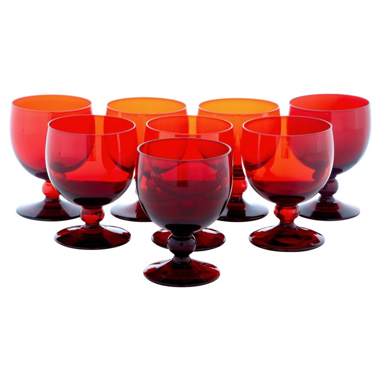 https://a.1stdibscdn.com/mid-20th-century-set-of-8-small-wine-glasses-by-monica-bratt-for-sale/f_8786/f_256809621634030677589/f_25680962_1634030679542_bg_processed.jpg?width=768