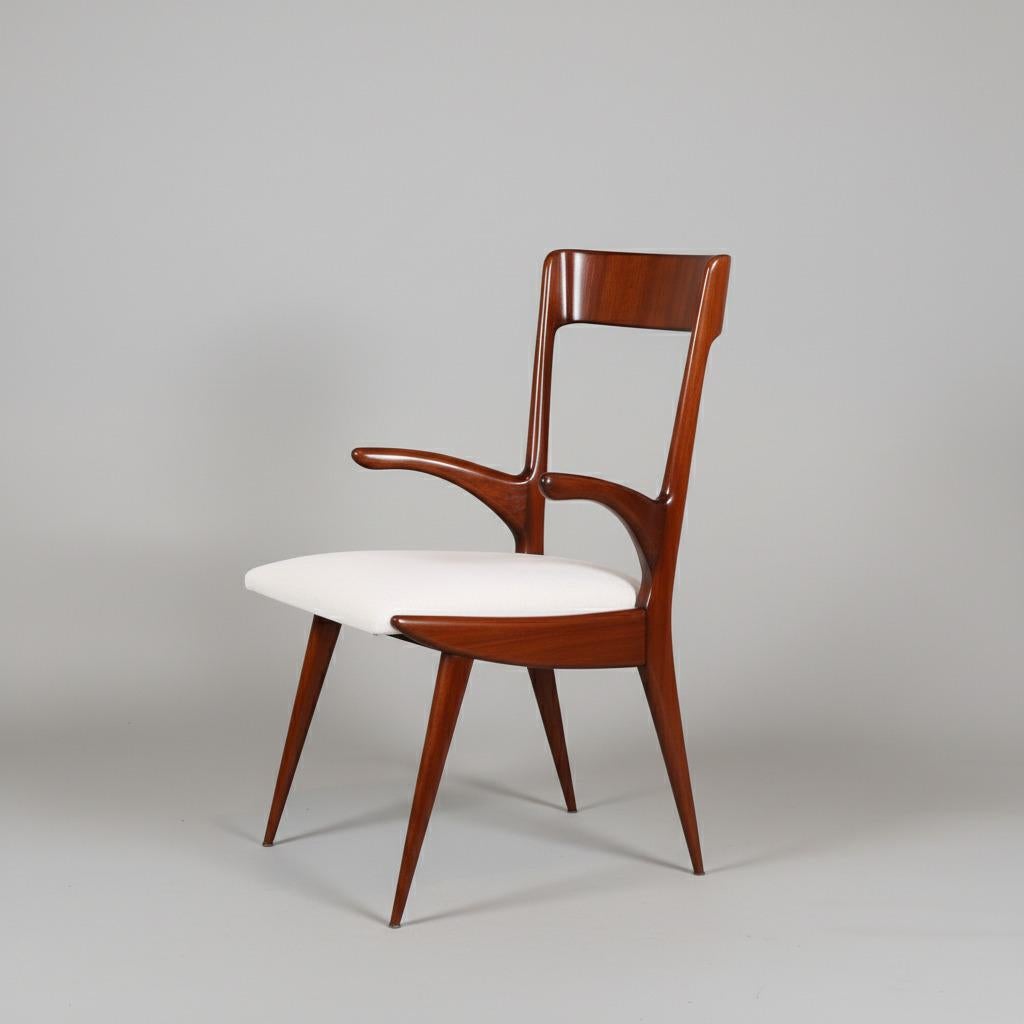 Mitte des 20. Jahrhunderts Satz von acht Esstischsesseln, Italien (Stoff) im Angebot