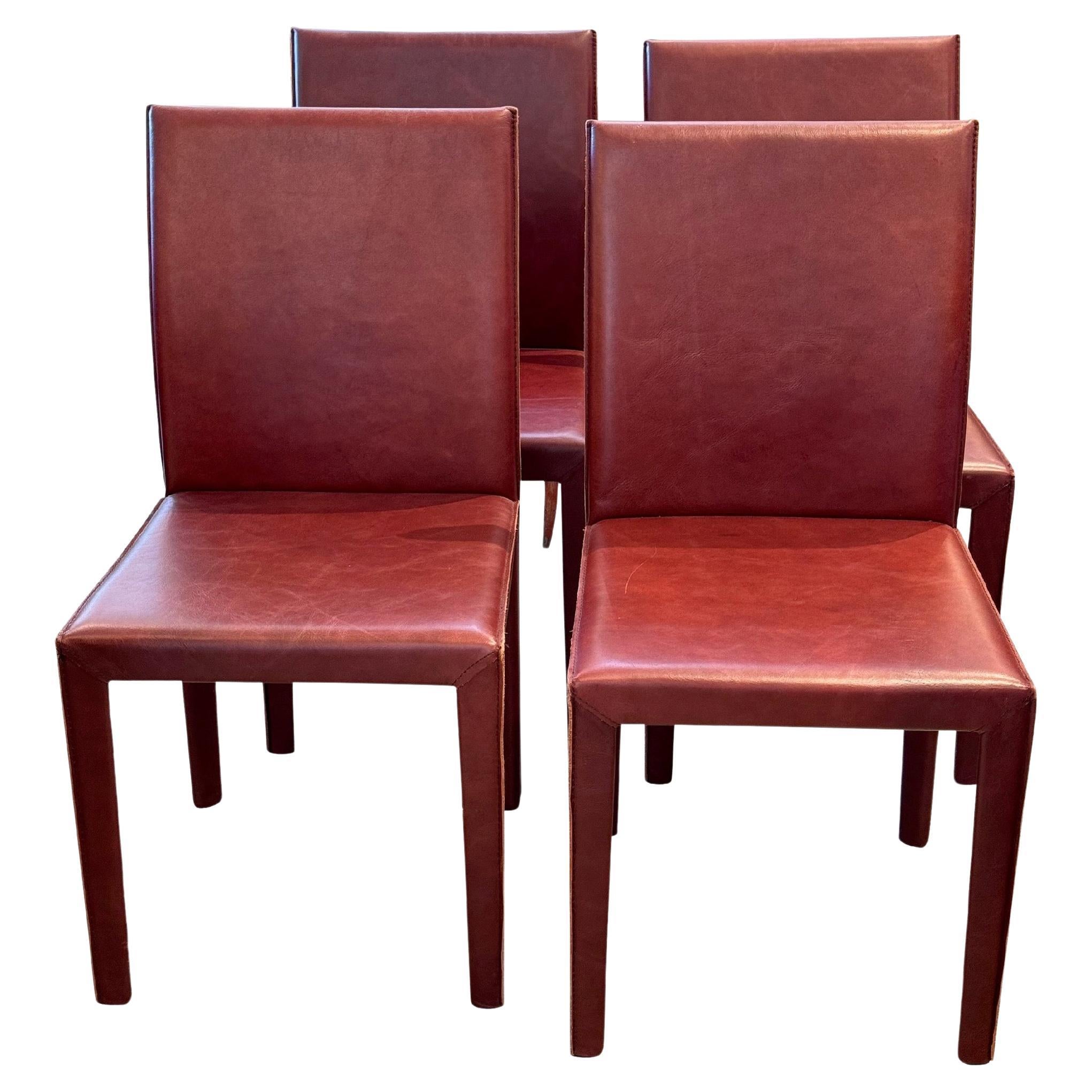 Satz von vier Stühlen im Mario Bellini-Stil aus der Mitte des 20. Jahrhunderts im Angebot