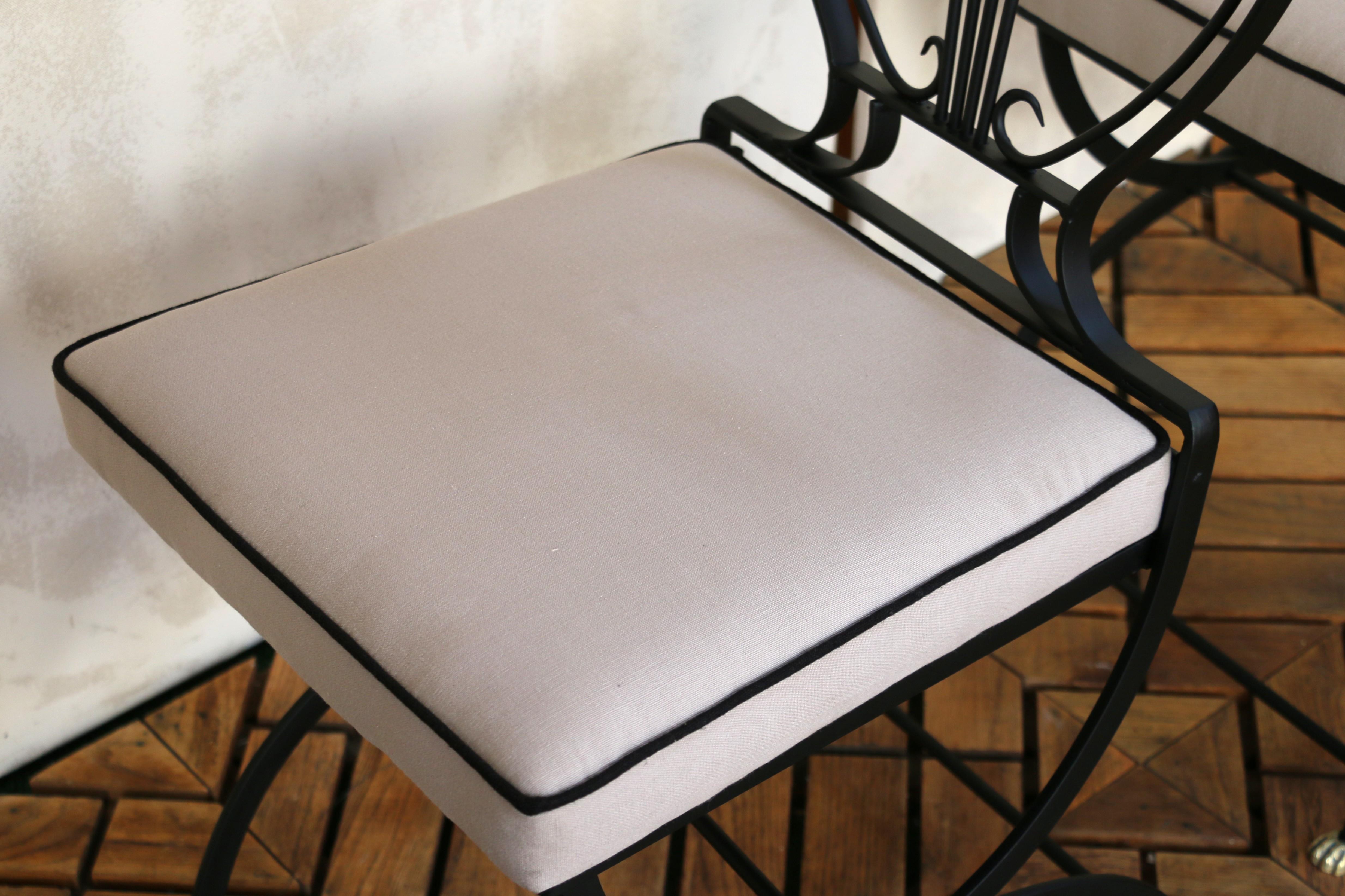 Juego de seis sillas de comedor para patio de mediados del siglo XX, de Maison Jansen en venta 12